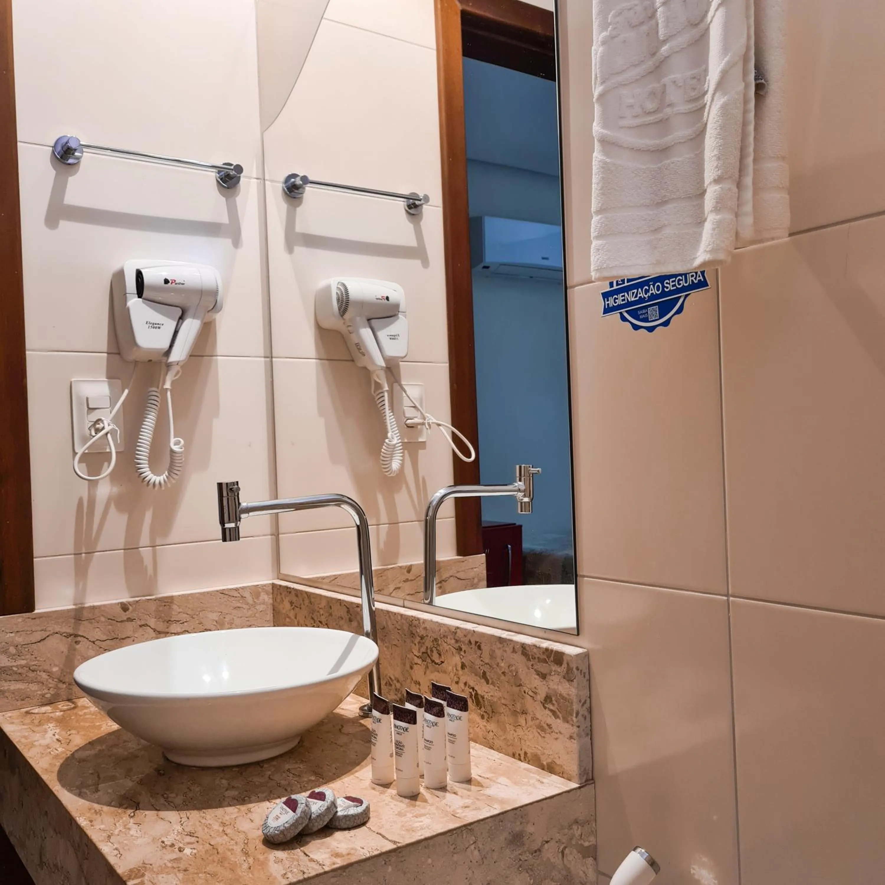 Bathroom in Terra dos Diamantes Hotel