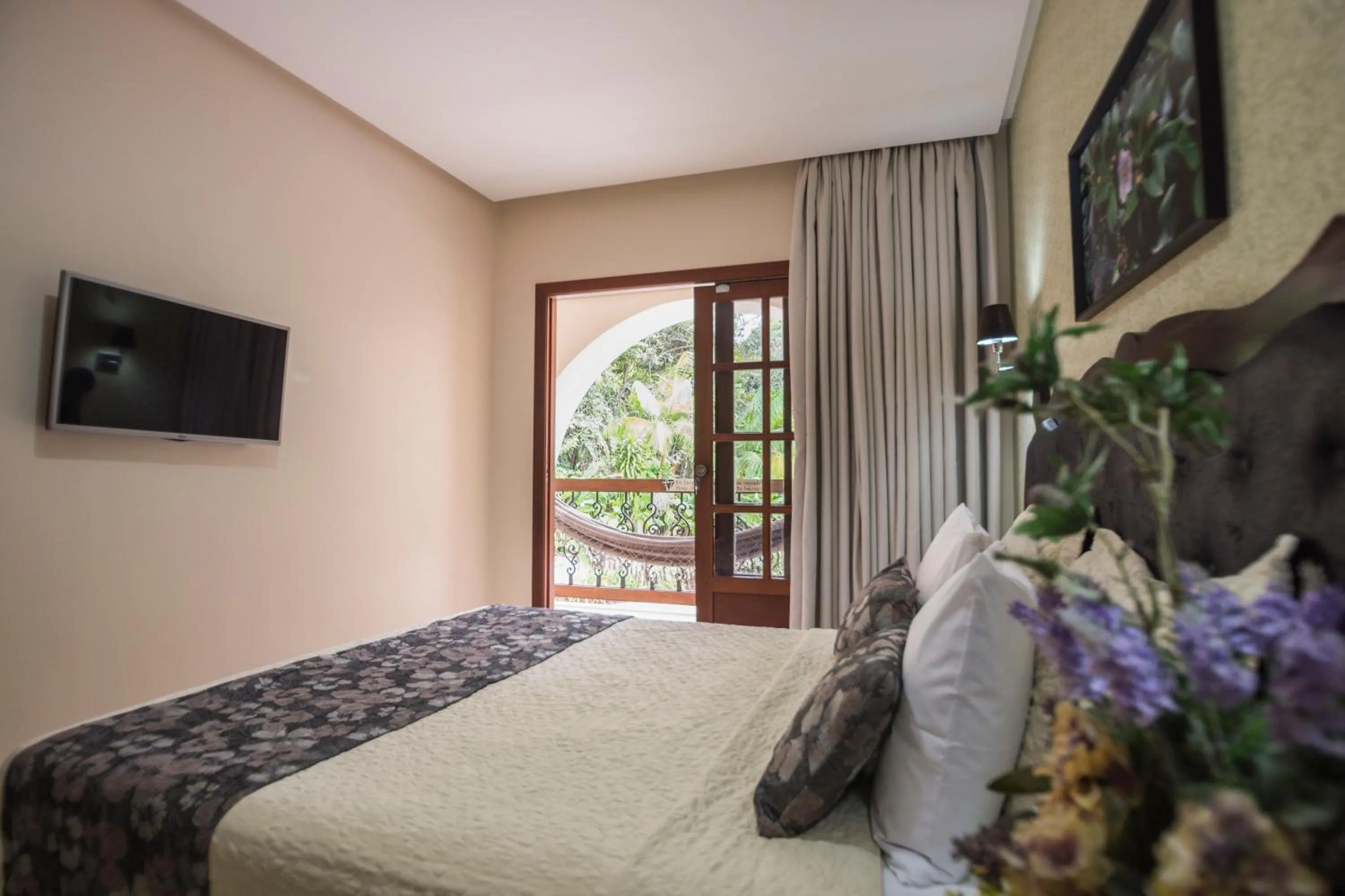 Balcony/Terrace, Bed in Terra dos Diamantes Hotel