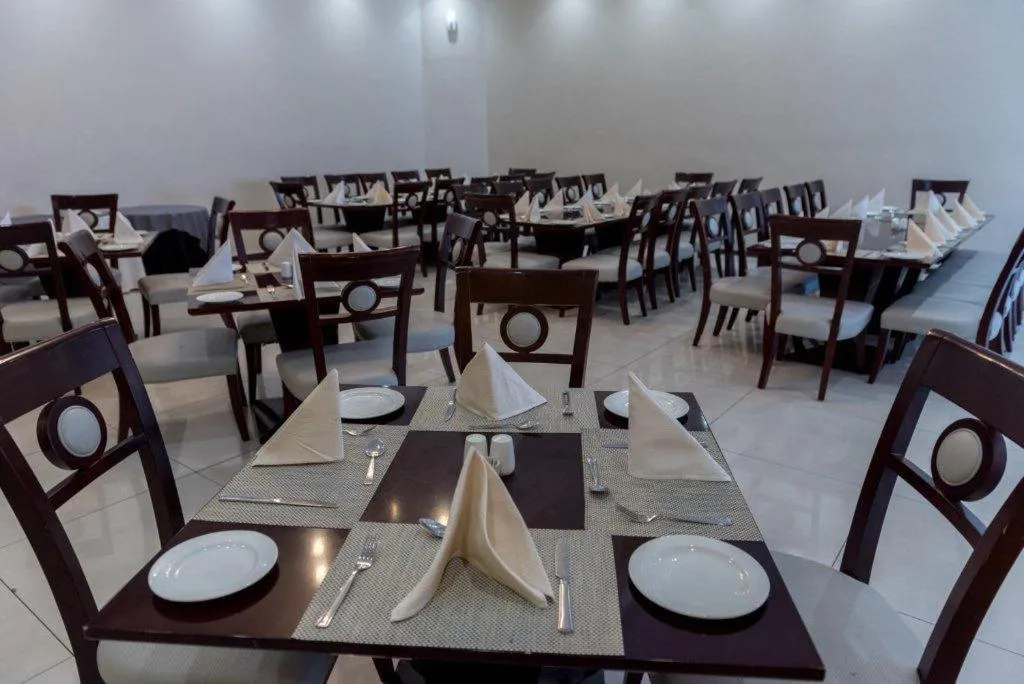 Restaurant/places to eat in Tlotlo Hotel & Conference Centre