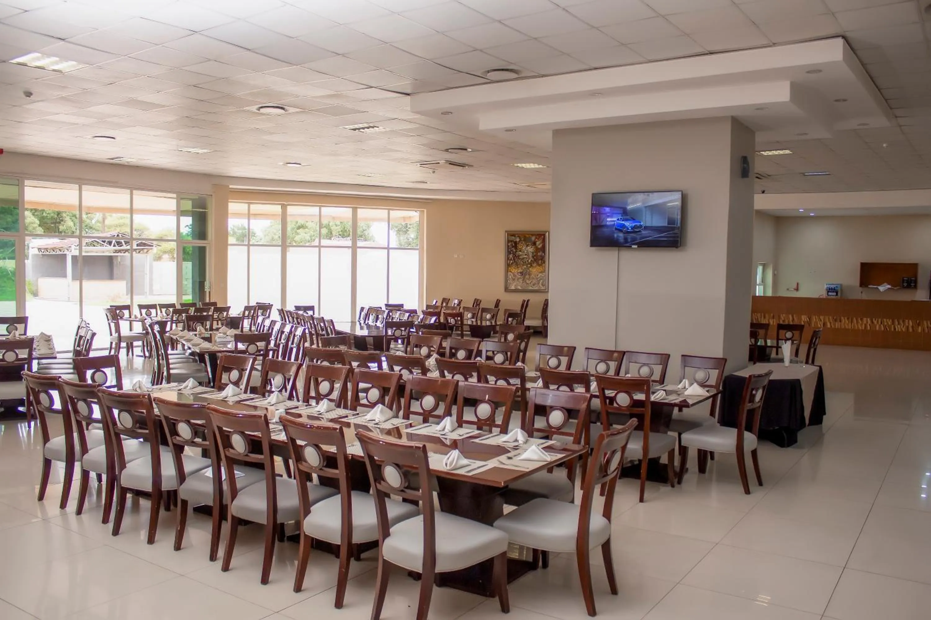 Tlotlo Hotel & Conference Centre