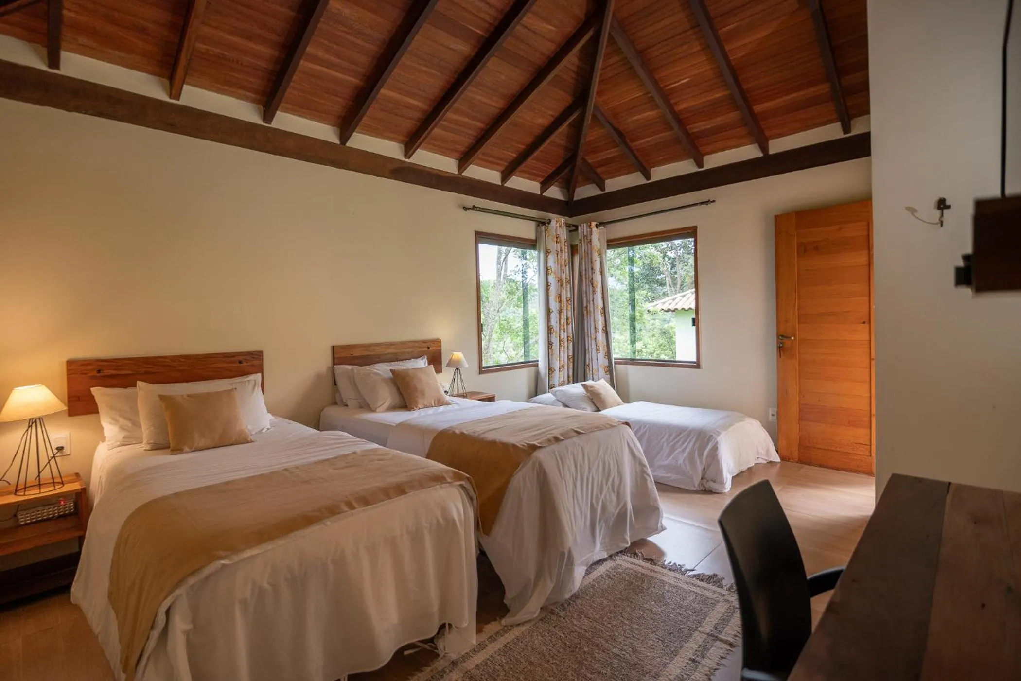 Large Twin Room in Villa Severina