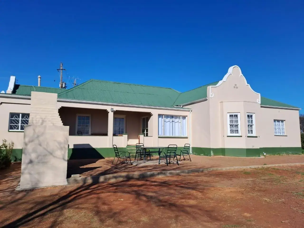 Four-Bedroom House - single occupancy in Blye Uitsig Four-Bedroom House - single occupancy in Blye Uitsig