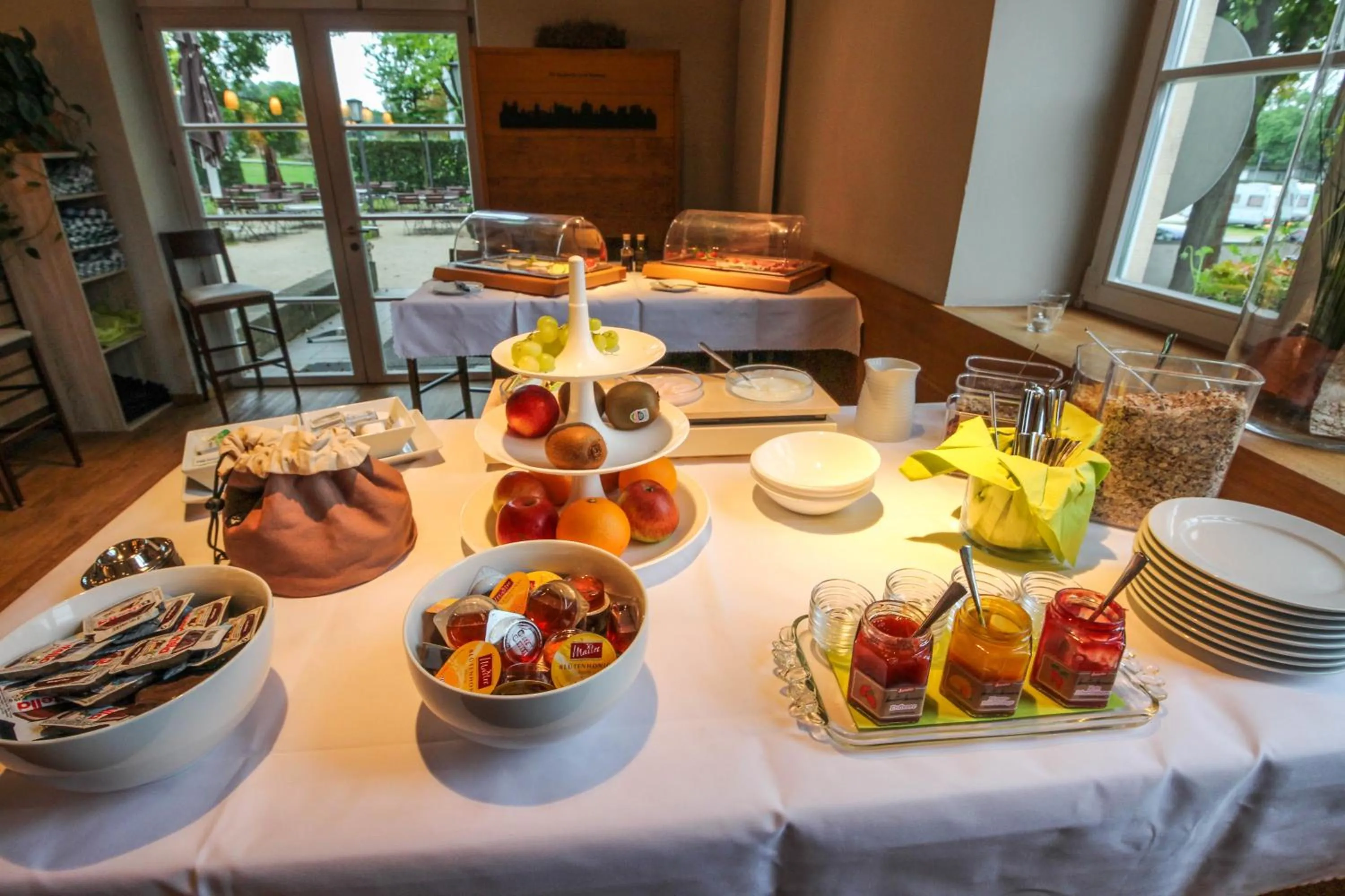 Buffet breakfast in Volkspark Hotel