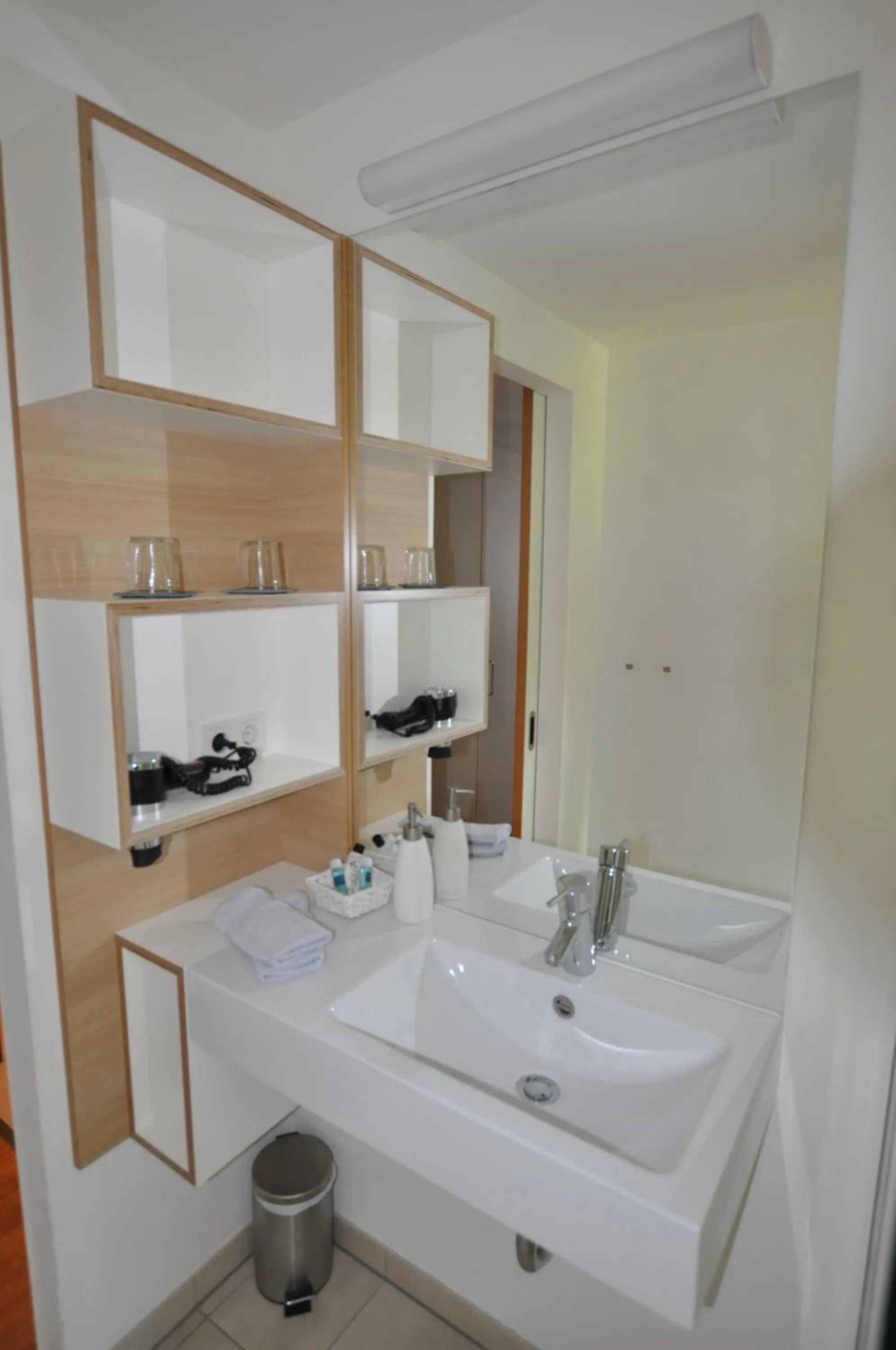 Photo of the whole room in Volkspark Hotel