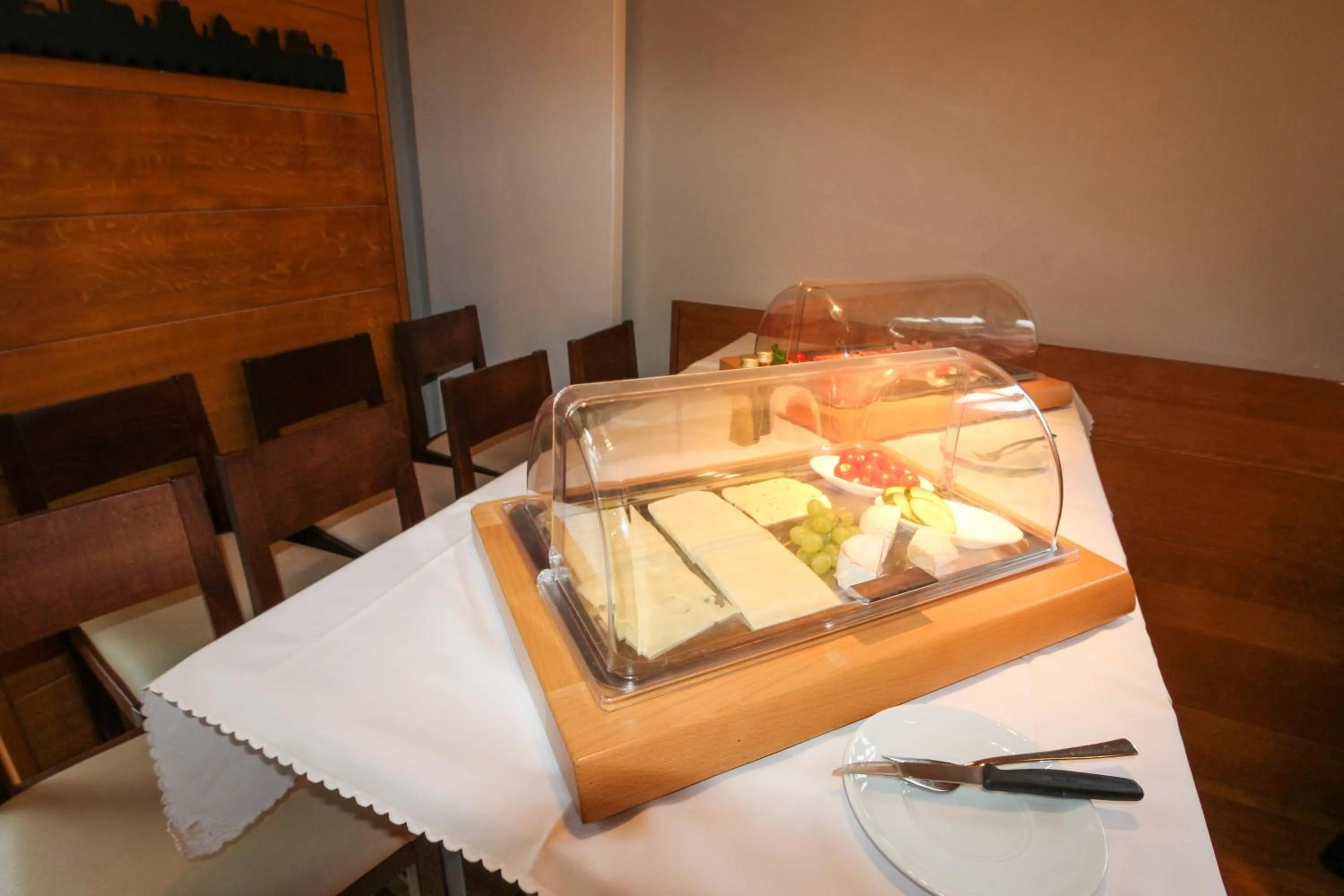 Buffet breakfast in Volkspark Hotel