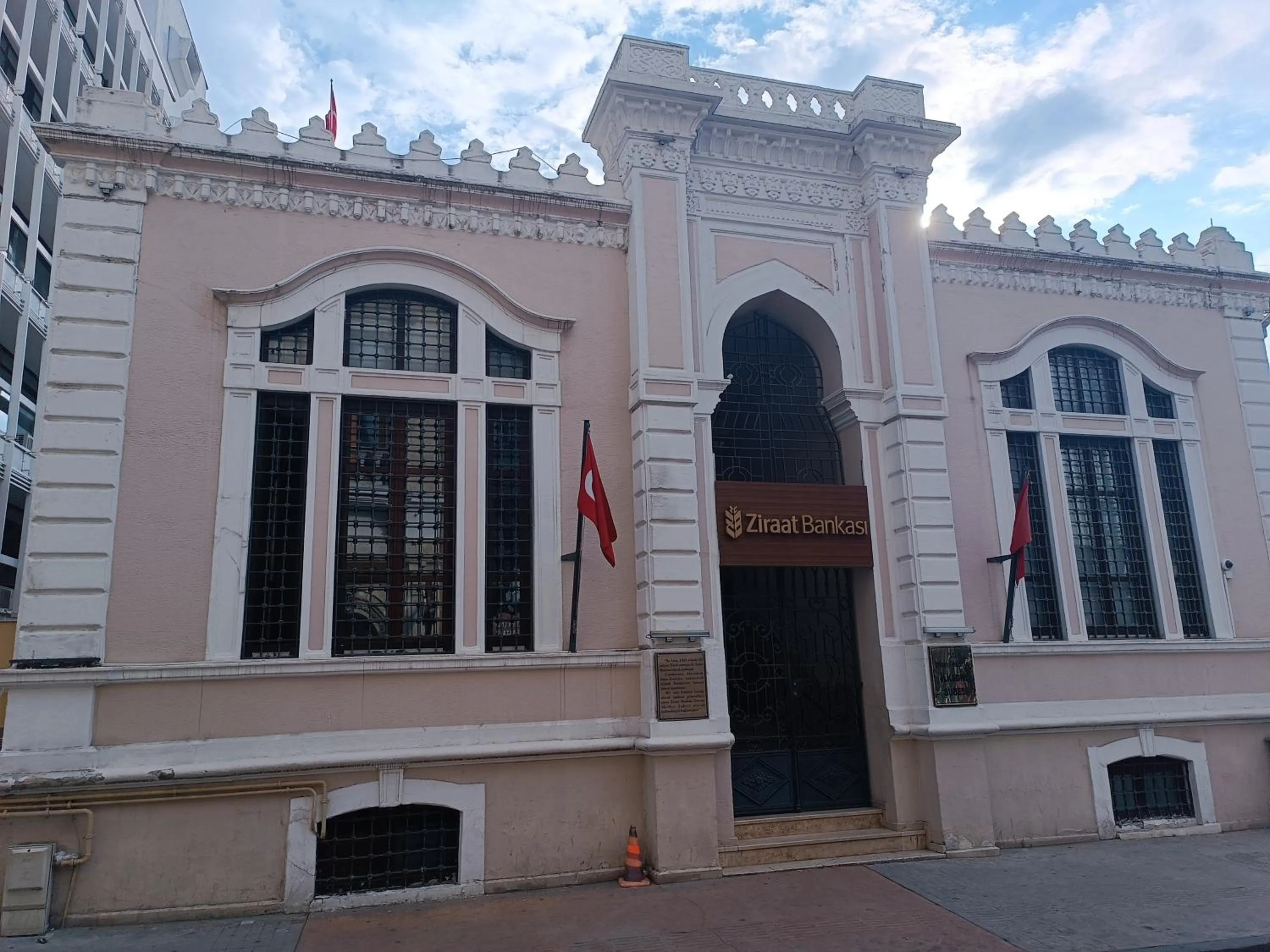 Landmark view in Samlife Apart