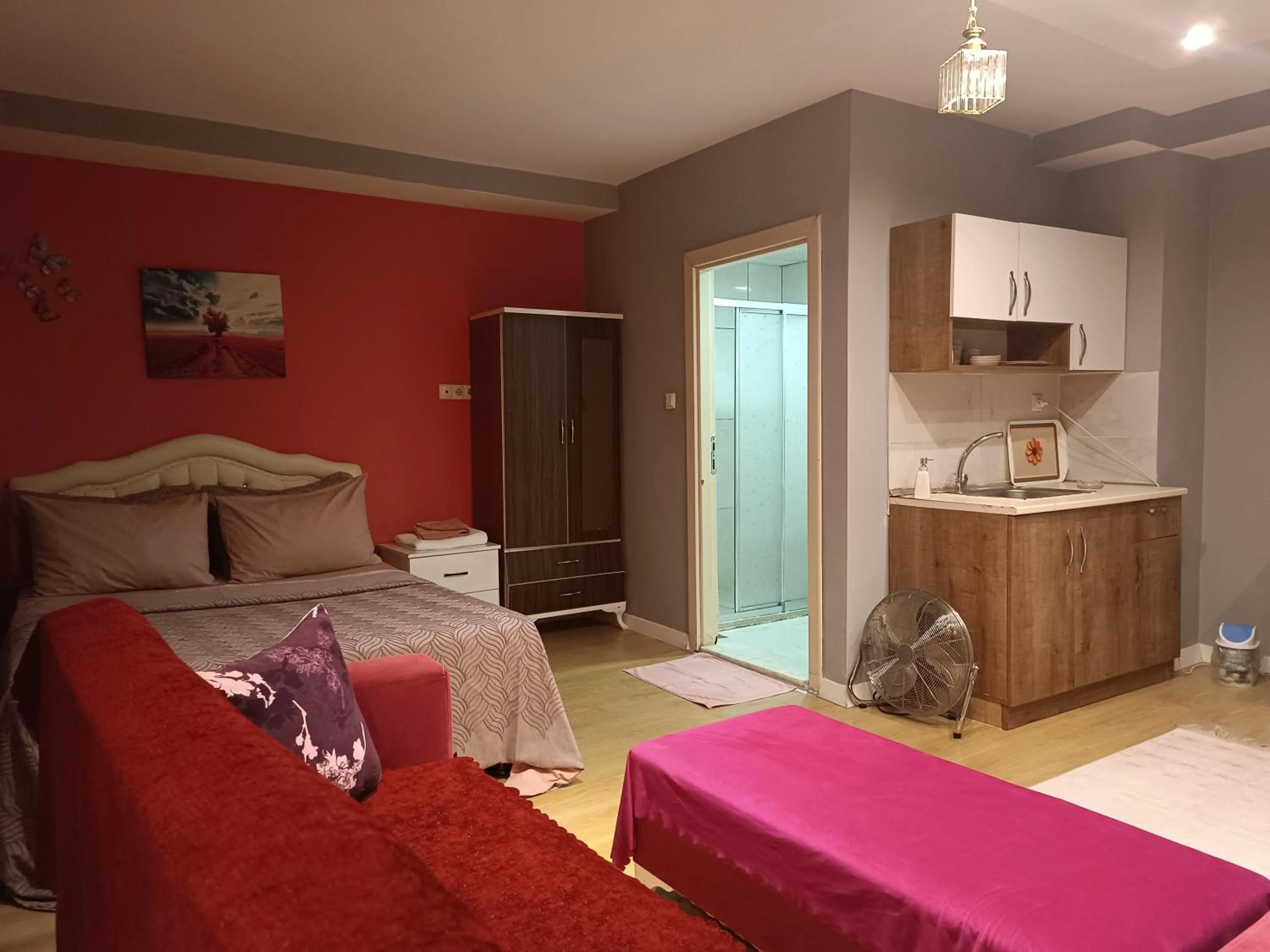 Photo of the whole room, Bed in Samlife Apart