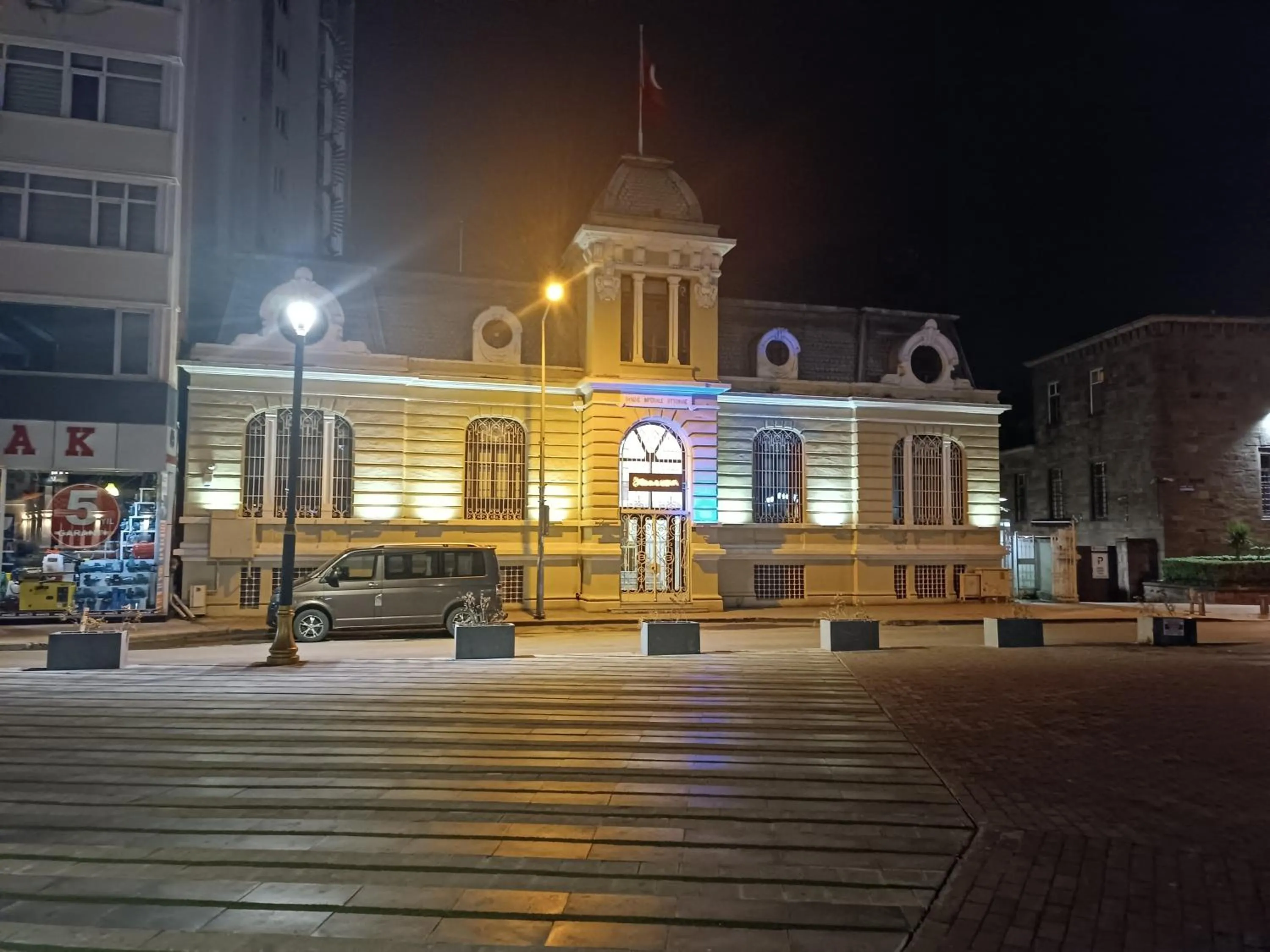 Landmark view in Samlife Apart