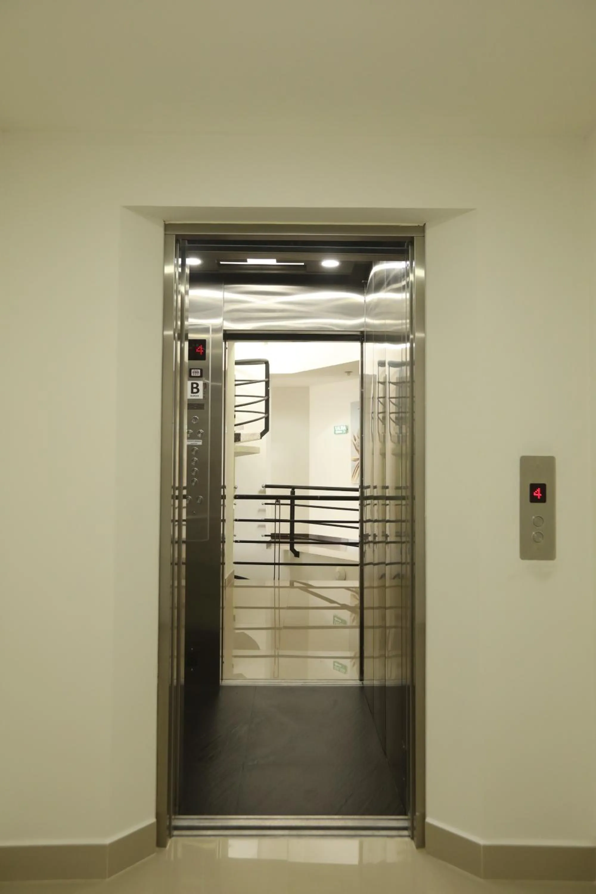 elevator in Hotel La Sultana Tumaco