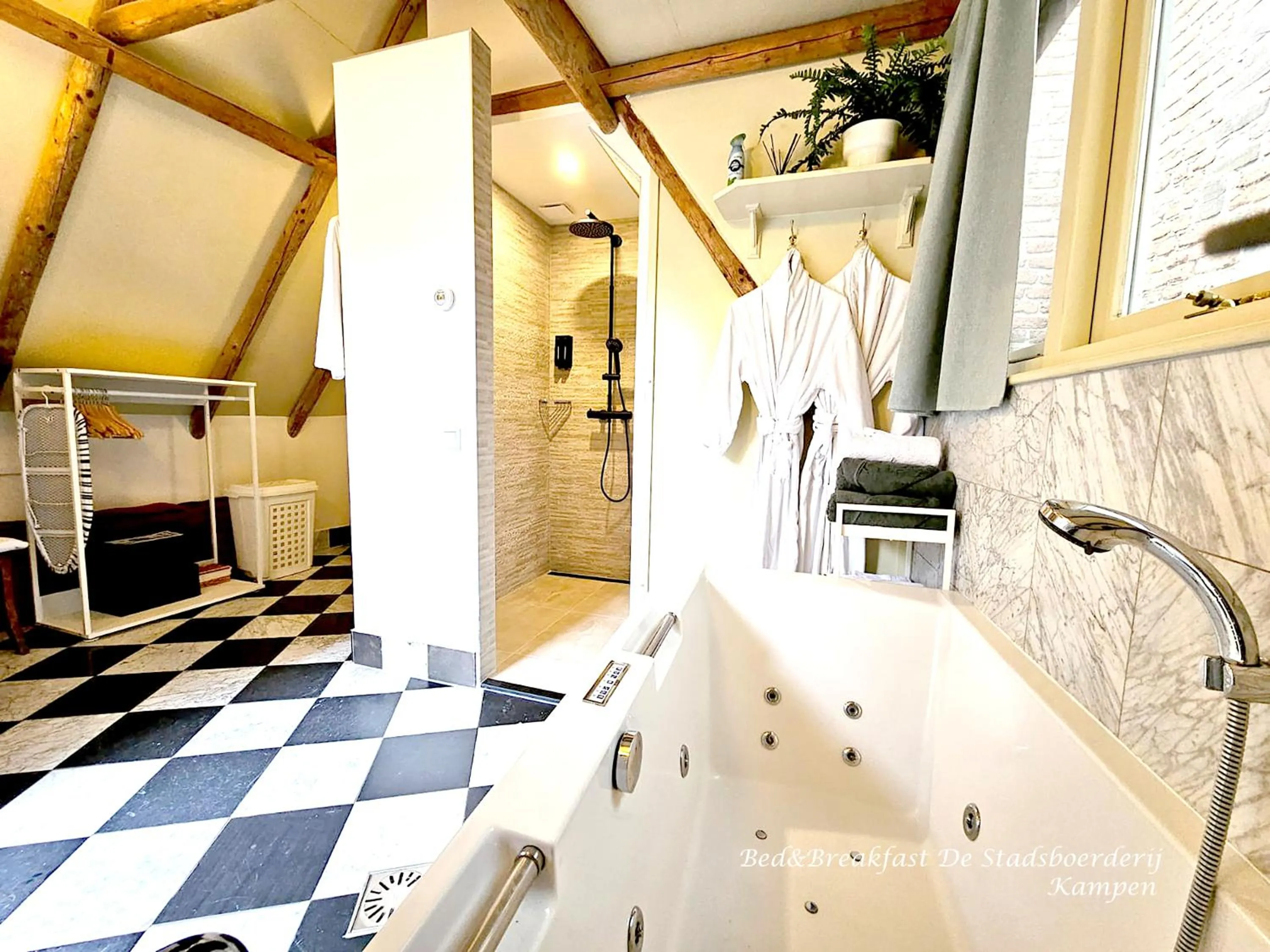 Bathroom in De Stadsboerderij