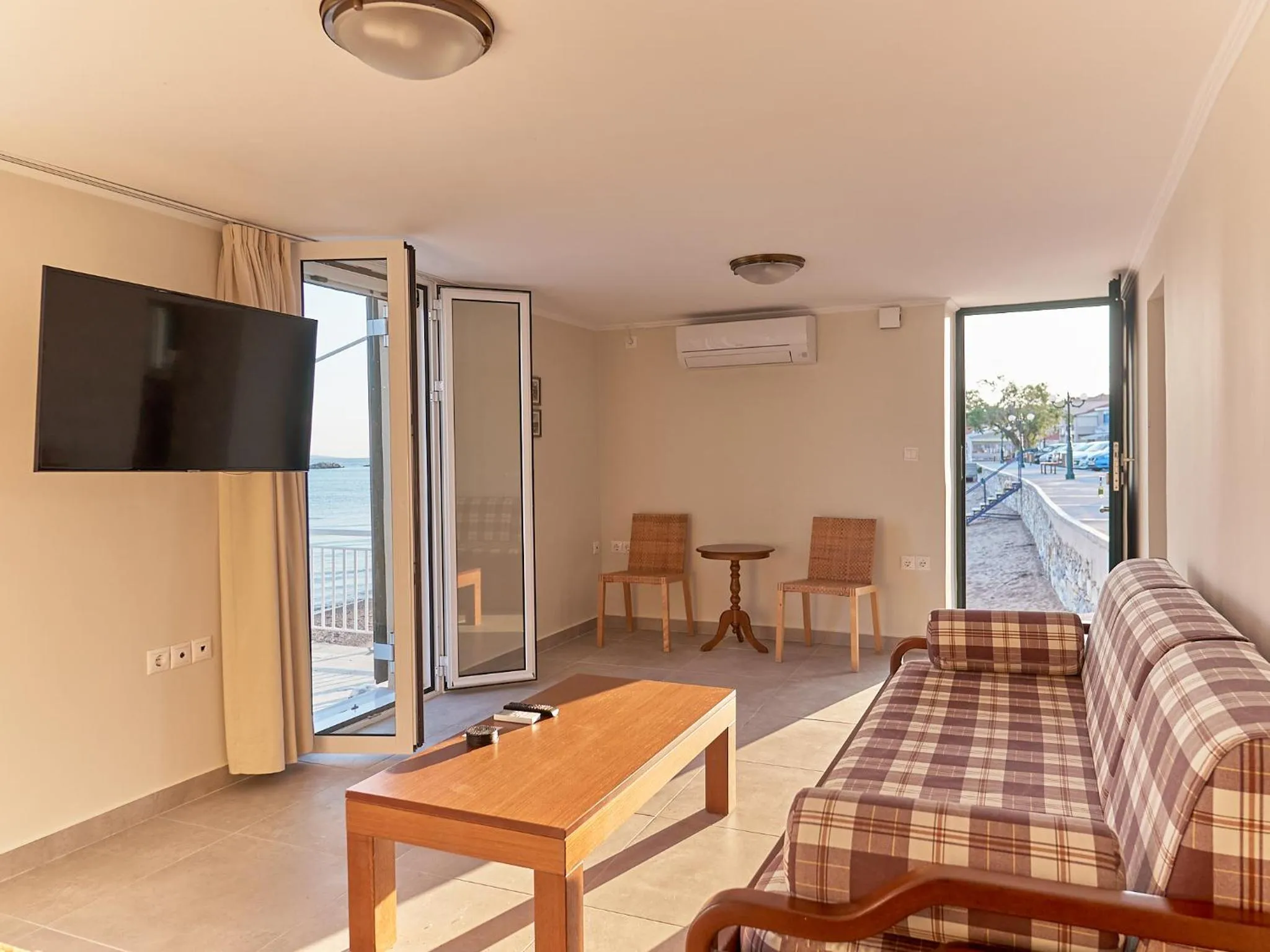 Living room, Bed in Alexis Studios