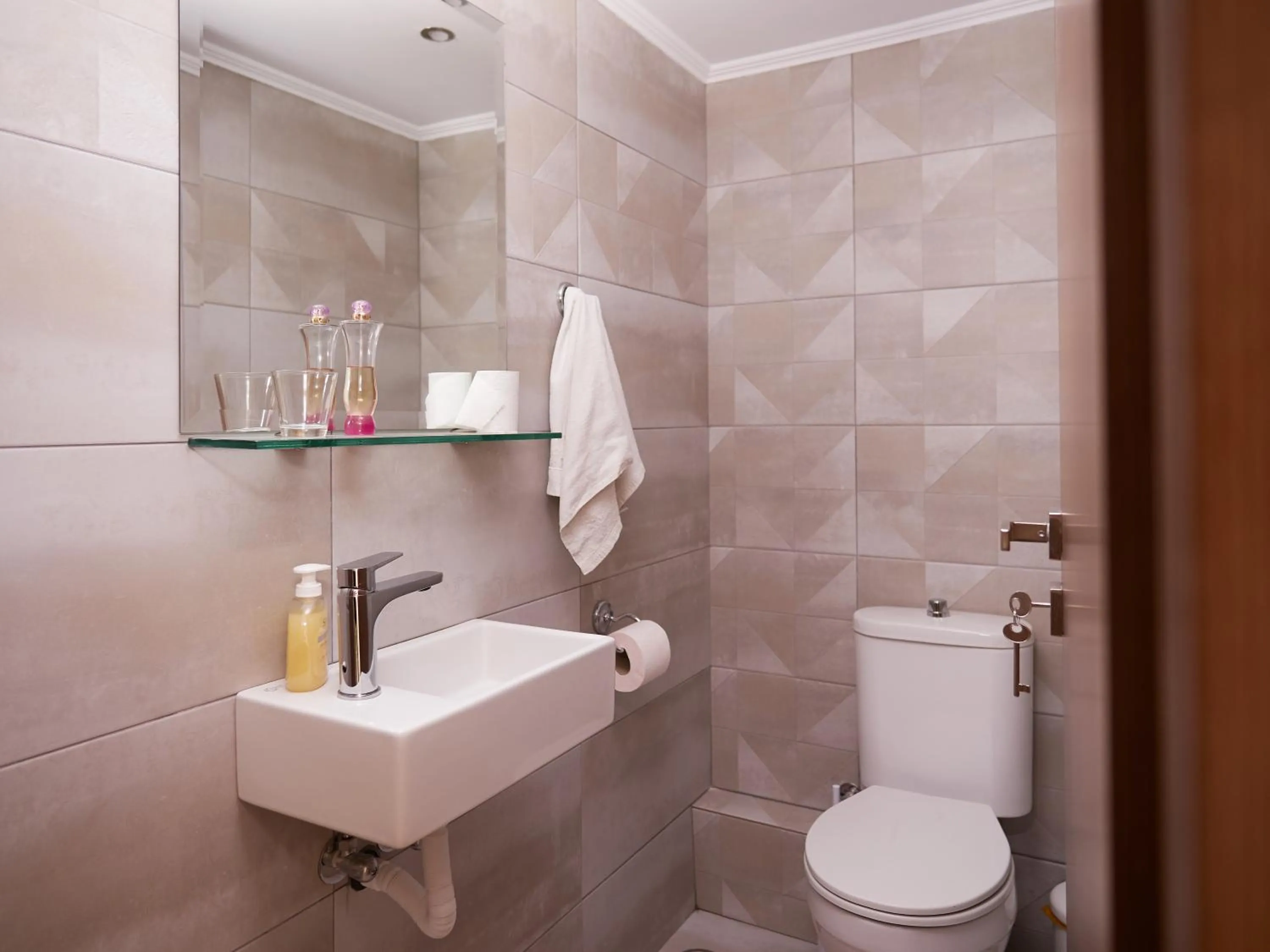 Bathroom in Alexis Studios