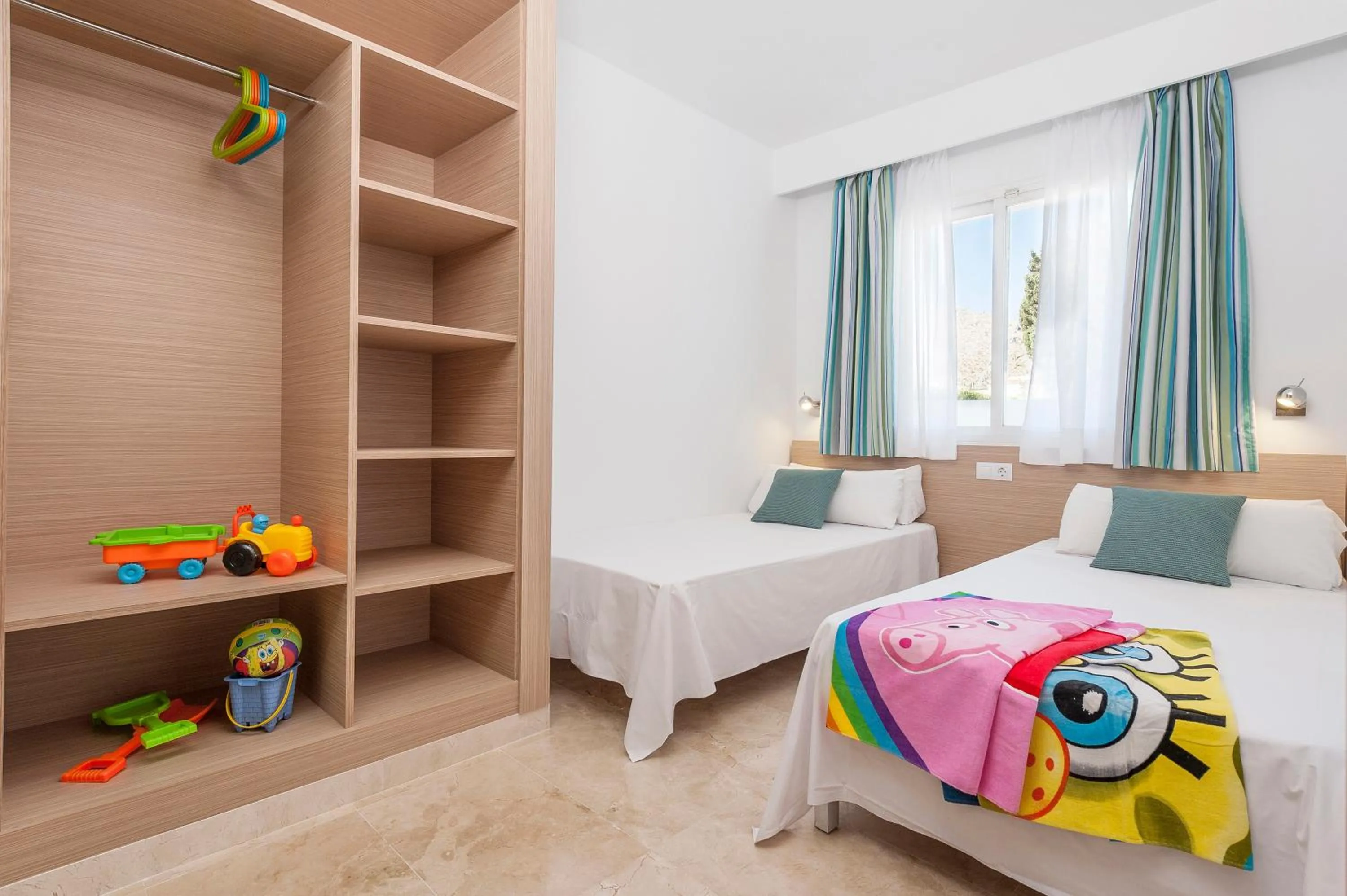 Day, Bed in Apartamentos Solecito