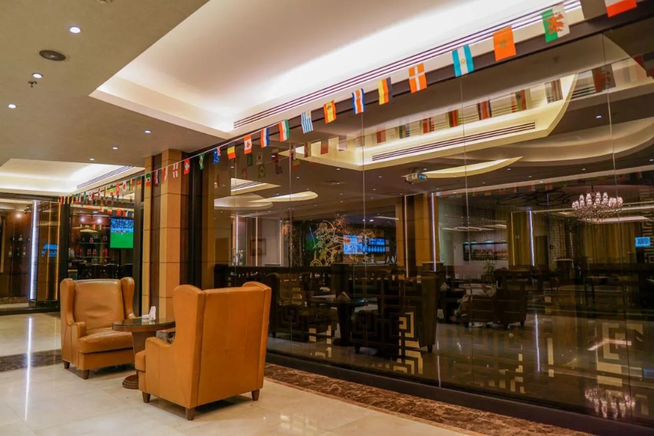 Restaurant/places to eat in La Roche Hotel