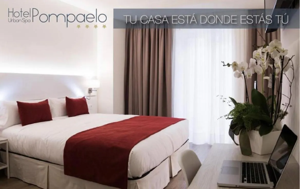 Bed in Hotel Pompaelo Plaza del Ayuntamiento & Spa