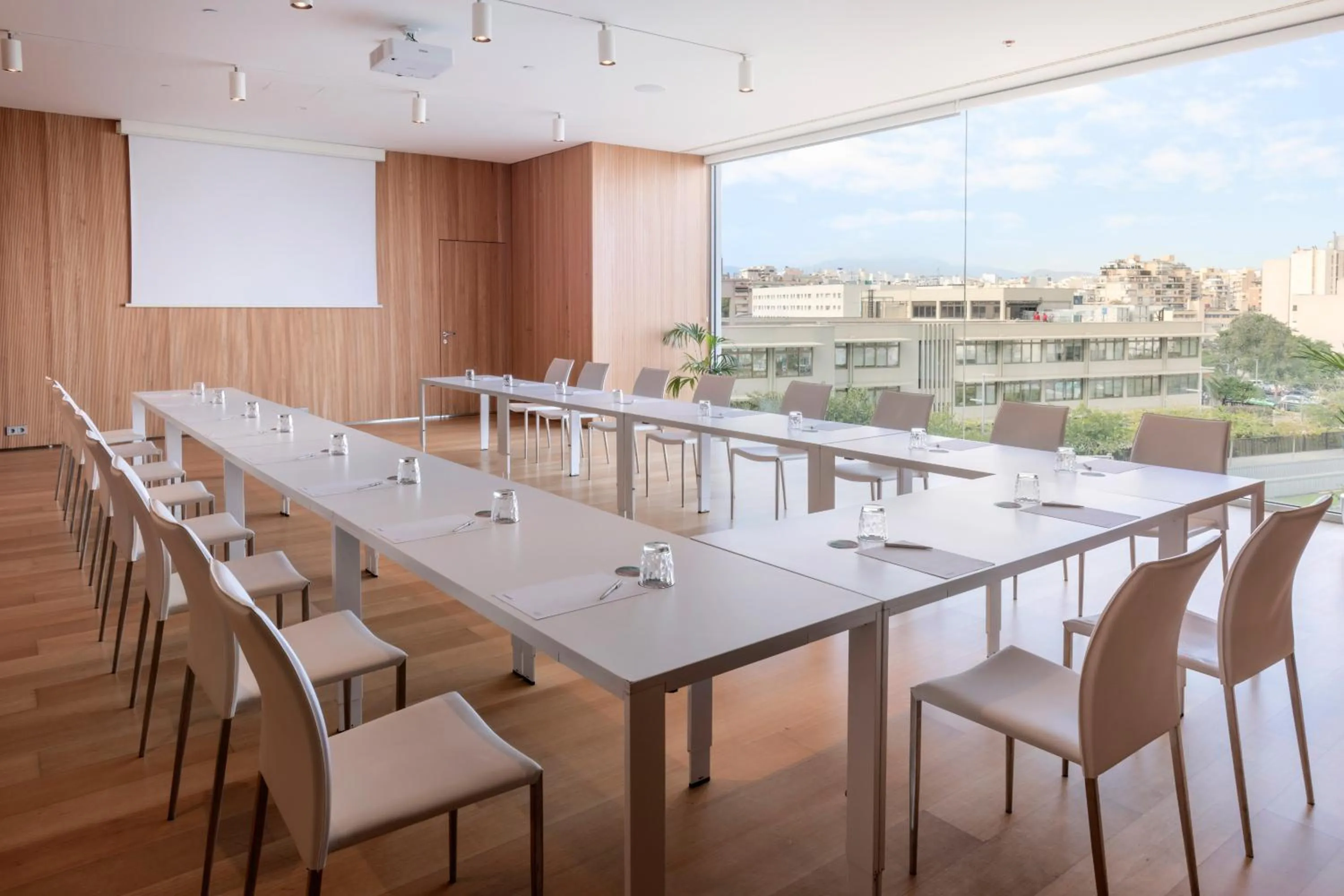 Restaurant/places to eat in Melia Palma Bay