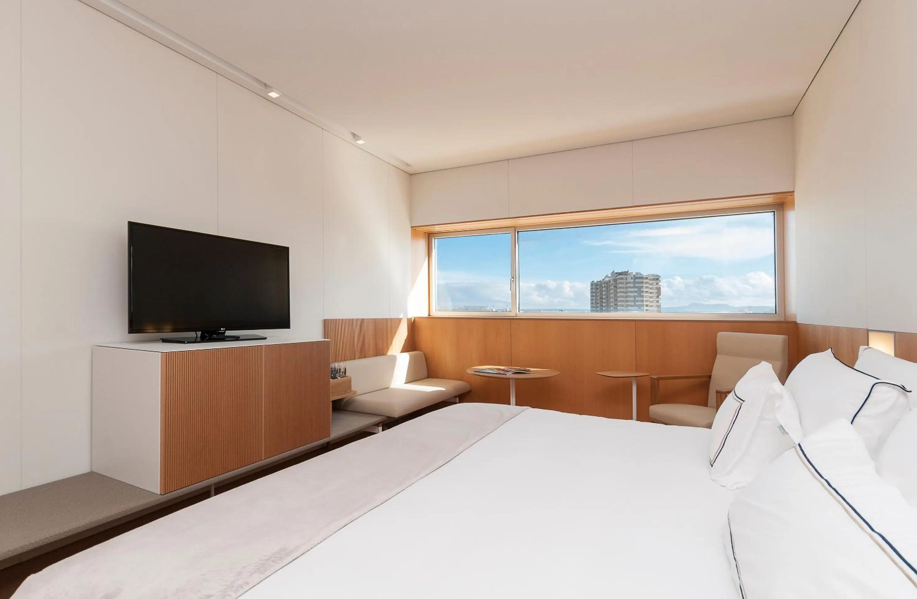 Photo of the whole room, Bed in Melia Palma Bay