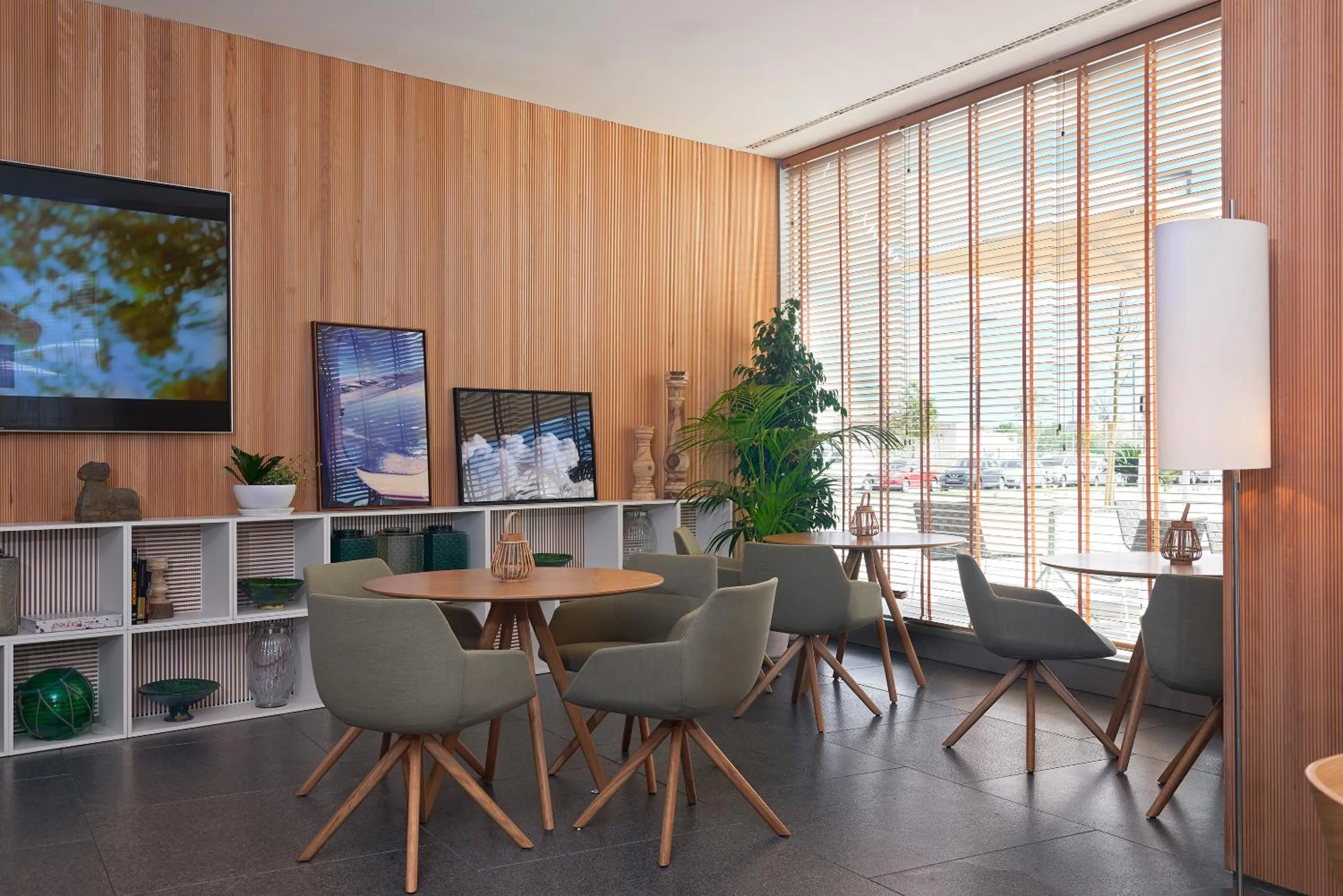 Restaurant/places to eat in Melia Palma Bay