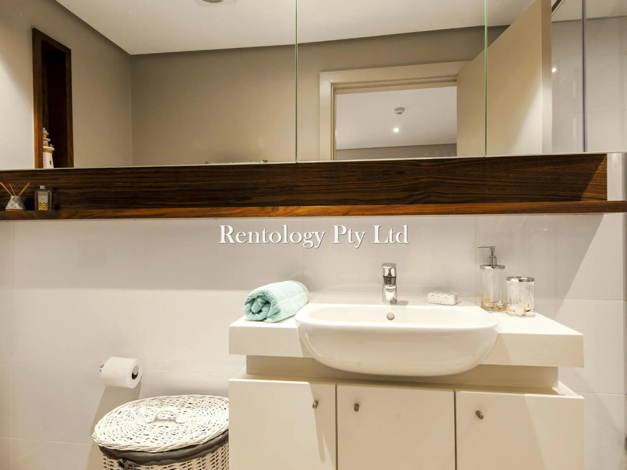 Bathroom in Beautiful 1 Bed Zimbali Suites with Garden