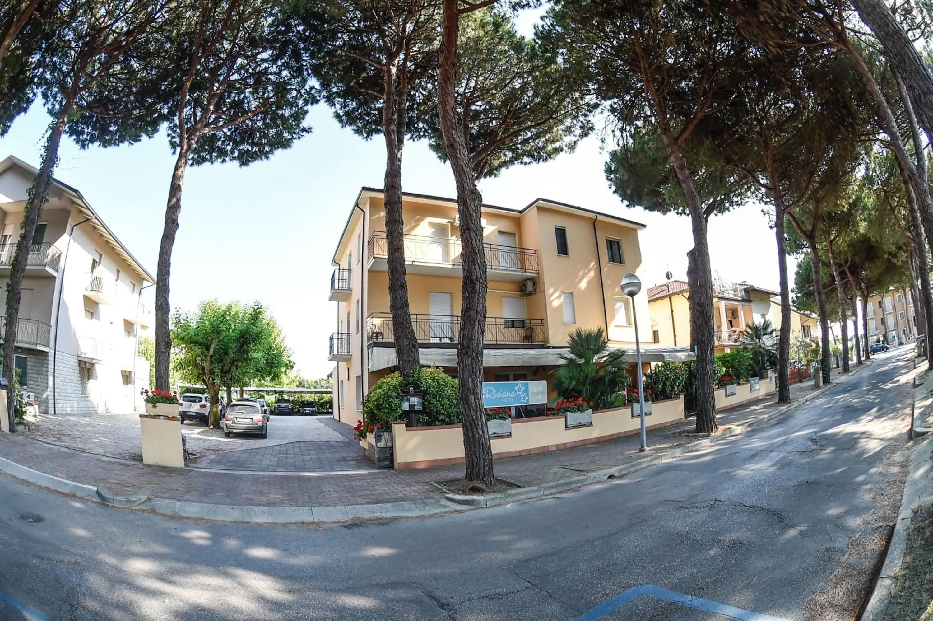 Neighbourhood in Hotel Riziana