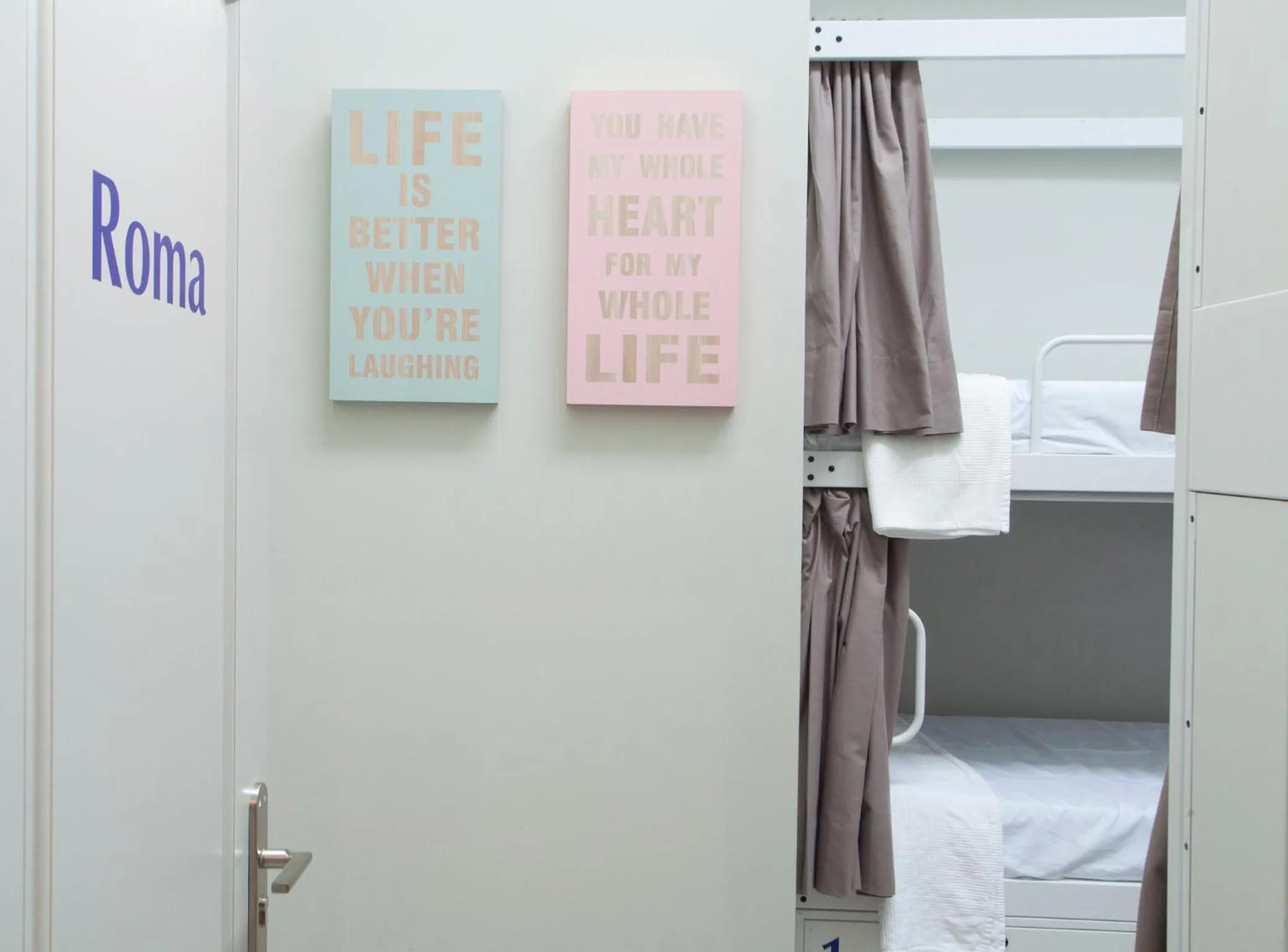 Decorative detail, Bed in Malaga Stop Hostel AB