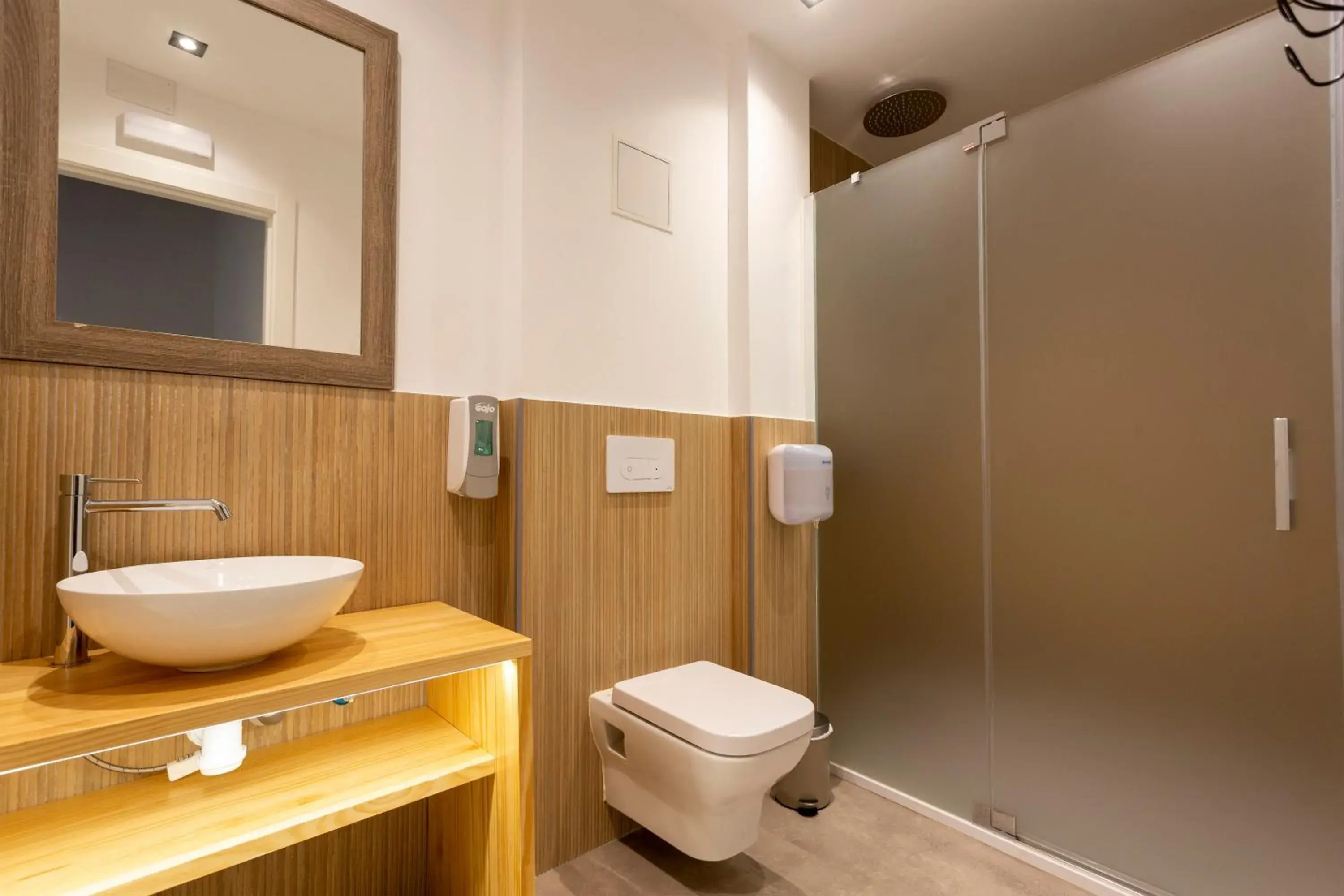 Shower in Malaga Stop Hostel AB Shower in Malaga Stop Hostel AB