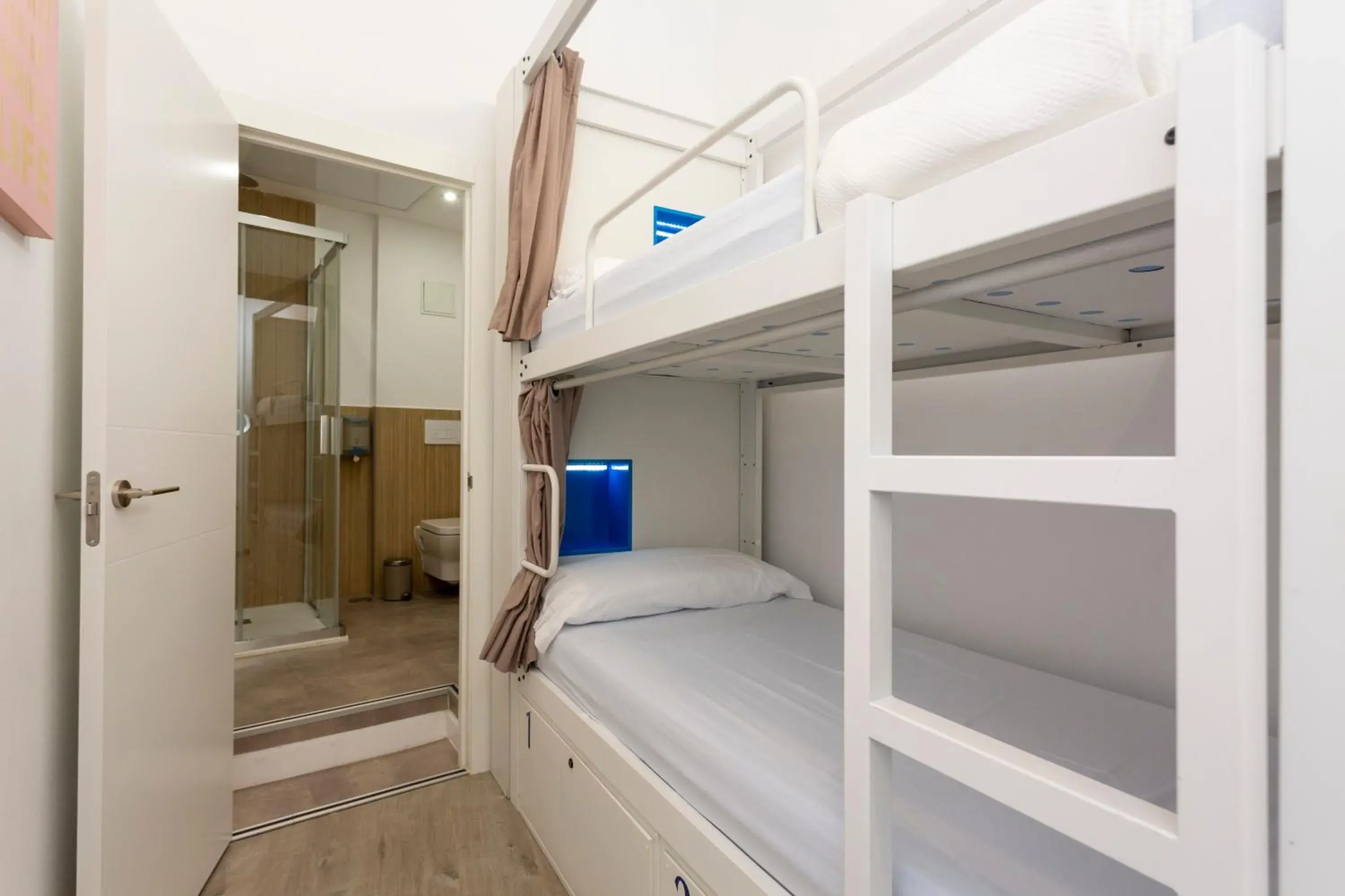 Double Room in Malaga Stop Hostel AB Double Room in Malaga Stop Hostel AB