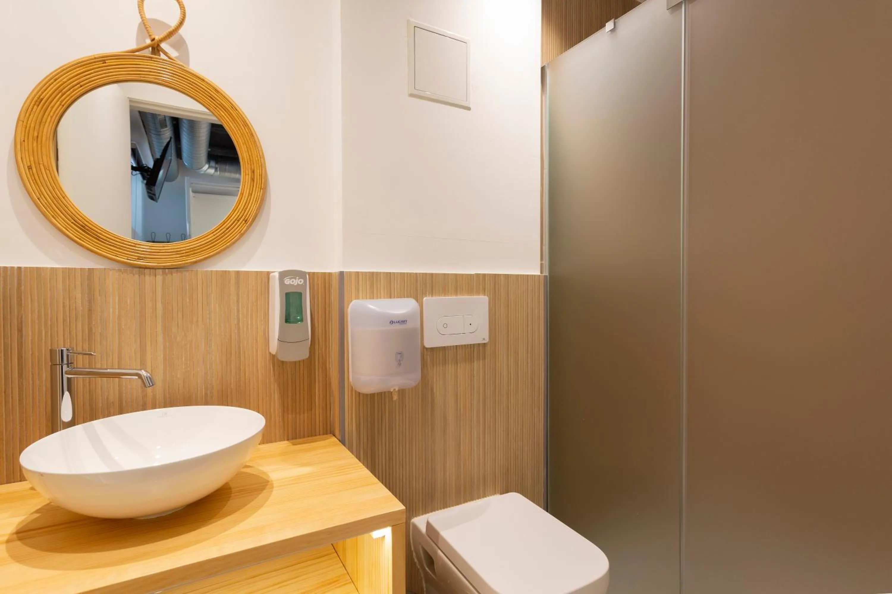 Shower in Malaga Stop Hostel AB