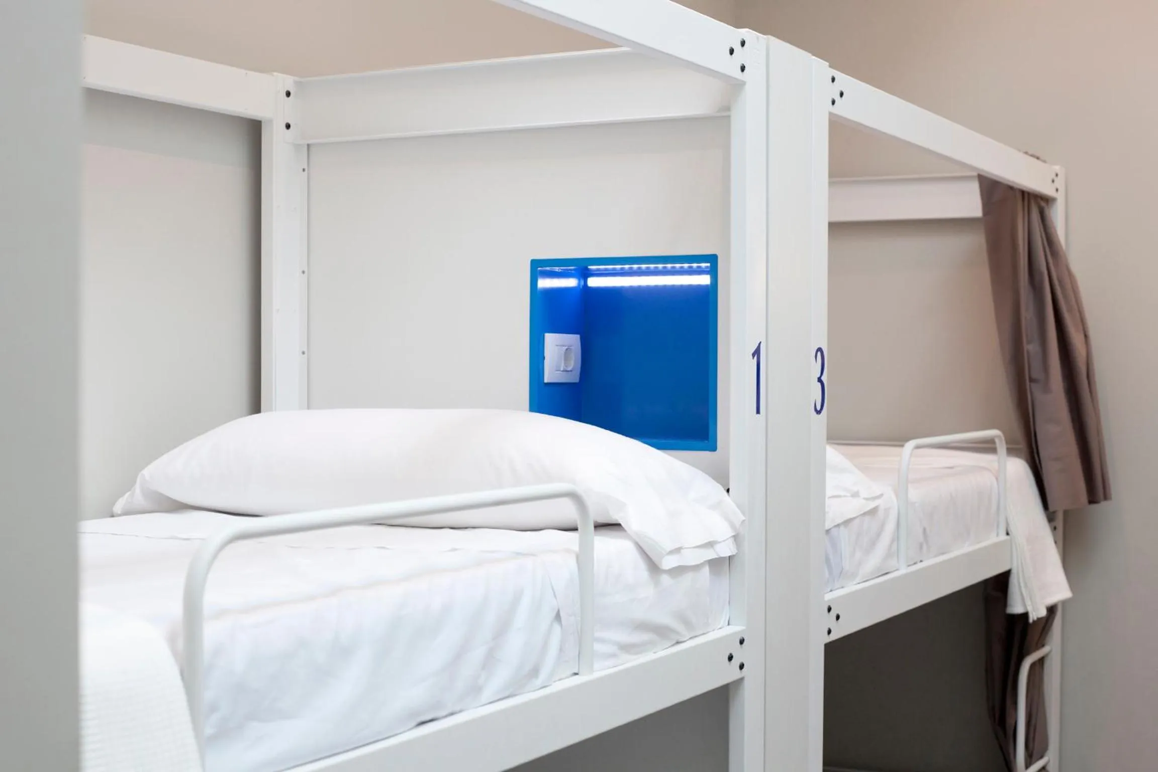 Decorative detail, Bed in Malaga Stop Hostel AB