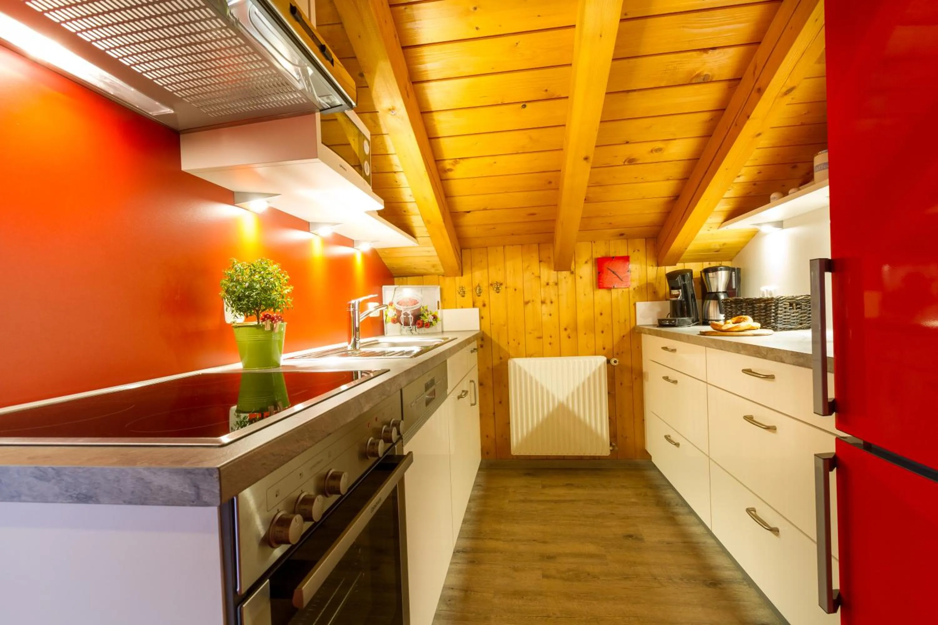 Kitchen or kitchenette in Ferienwohnungen Alpentraum - Landhaus am Bächle
