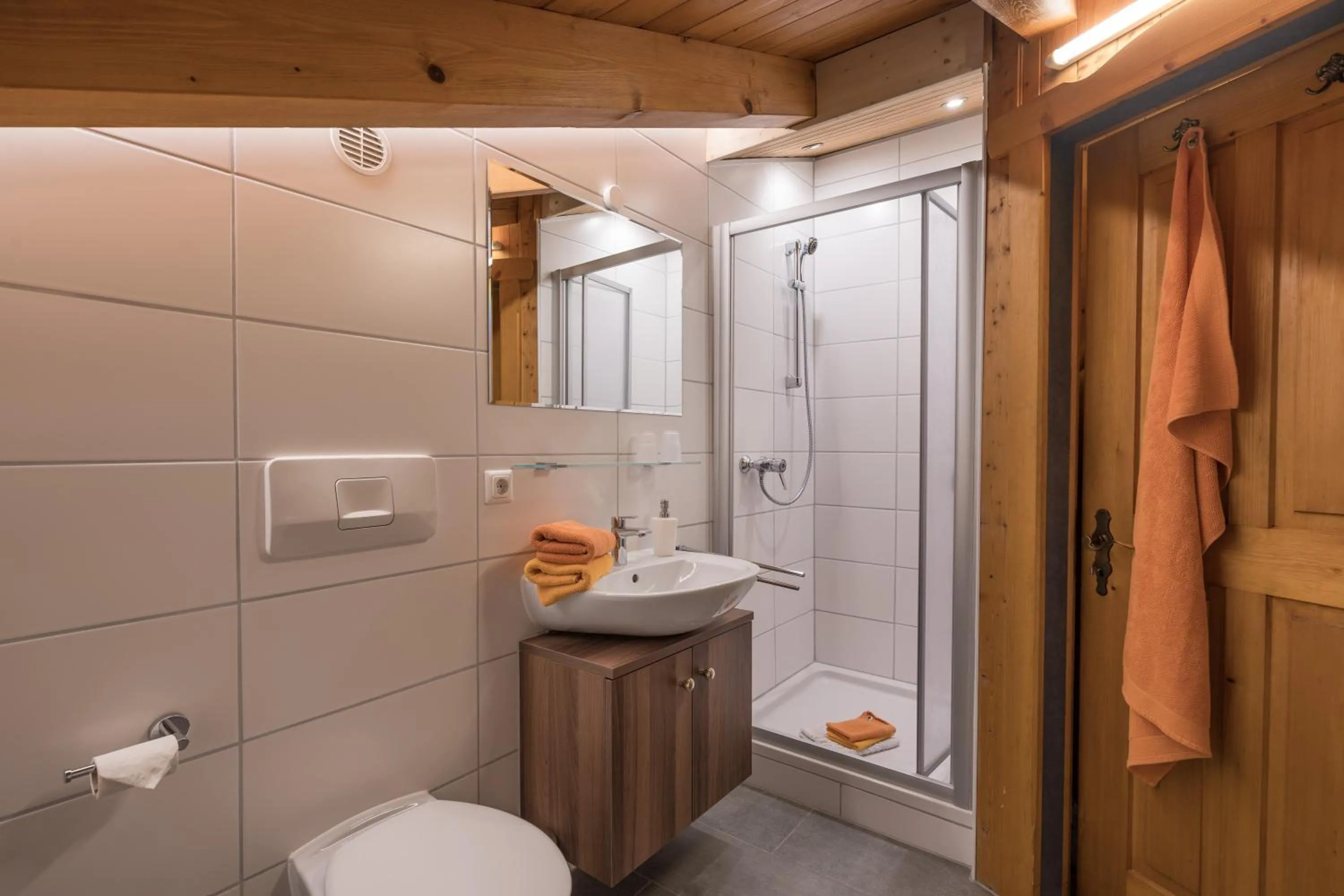 Bathroom in Ferienwohnungen Alpentraum - Landhaus am Bächle