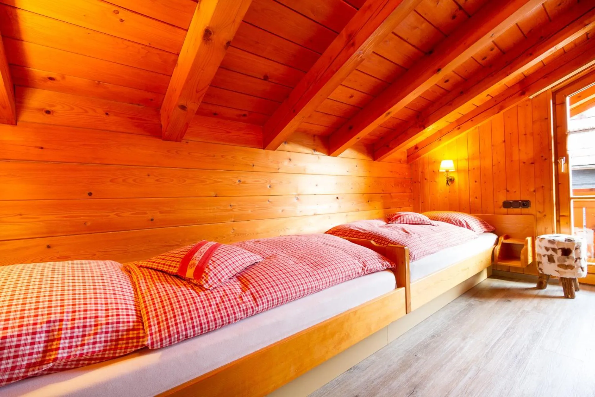 Bedroom, Bed in Ferienwohnungen Alpentraum - Landhaus am Bächle