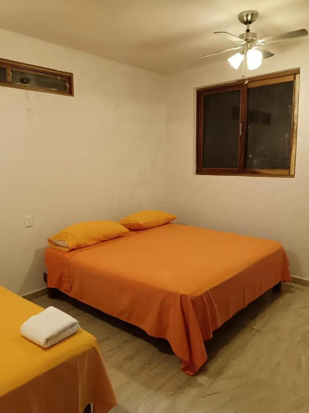 Deluxe Twin Room in BM Zihua Casa de Huéspedes Deluxe Twin Room in BM Zihua Casa de Huéspedes