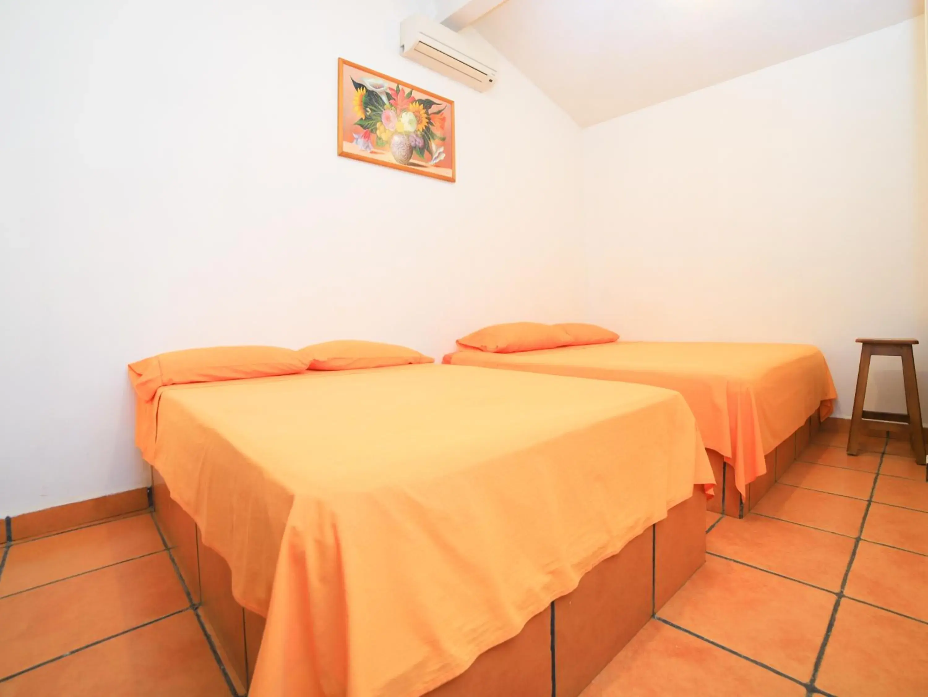 Deluxe Queen Room with Two Queen Beds in BM Zihua Casa de Huéspedes Deluxe Queen Room with Two Queen Beds in BM Zihua Casa de Huéspedes