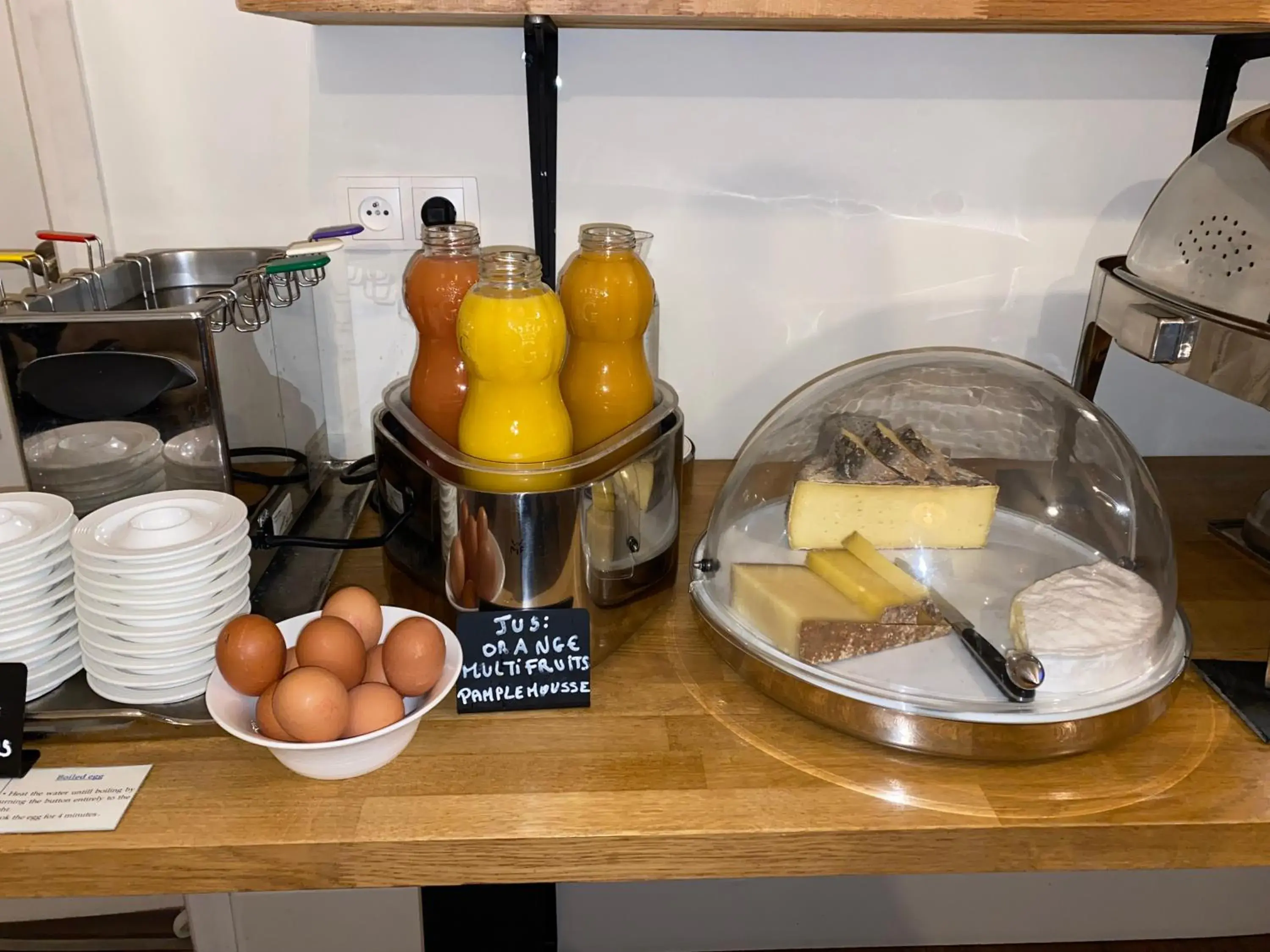 Breakfast in Hôtel Le Chantilly Breakfast in Hôtel Le Chantilly