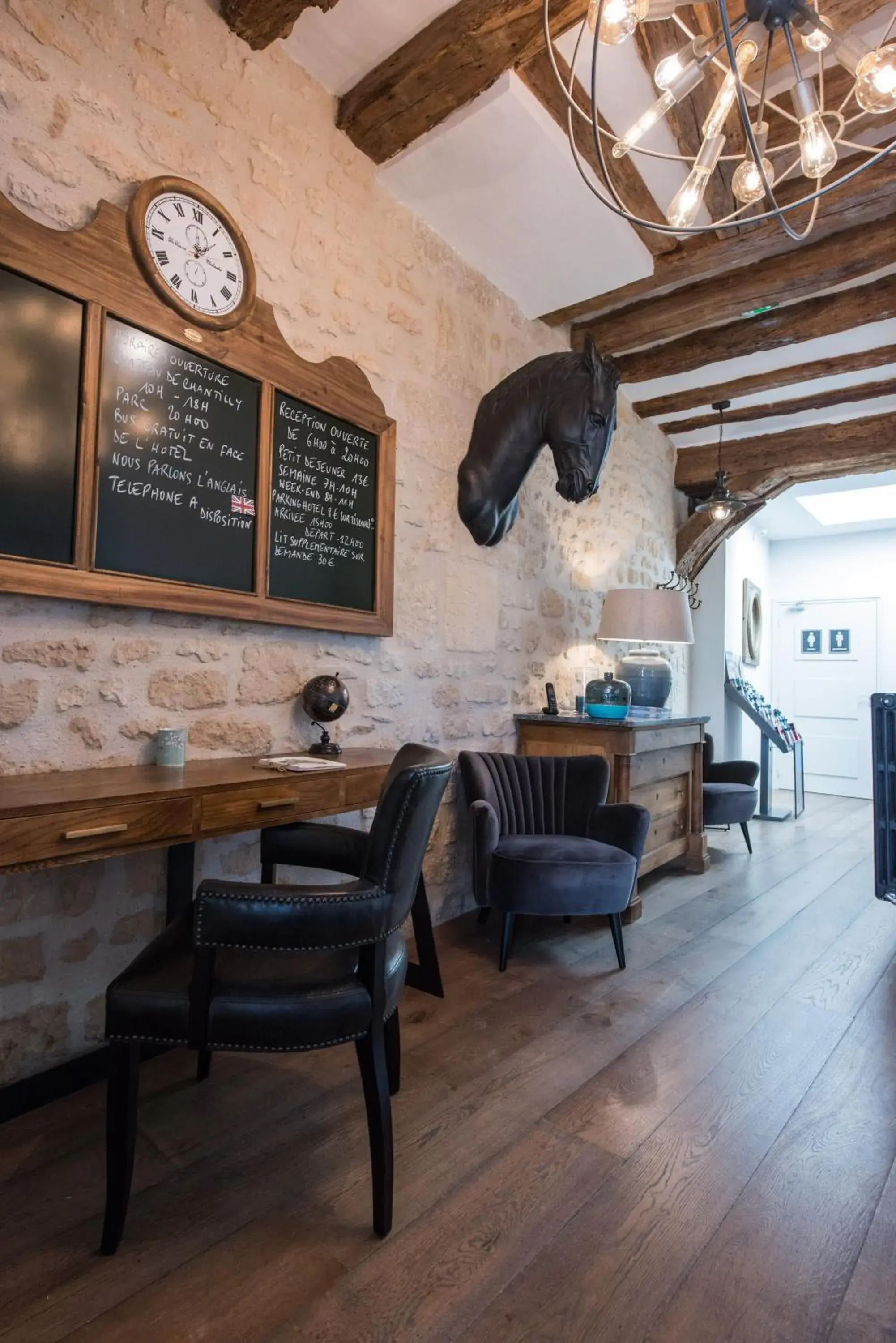 Lobby or reception in Hôtel Le Chantilly Lobby or reception in Hôtel Le Chantilly