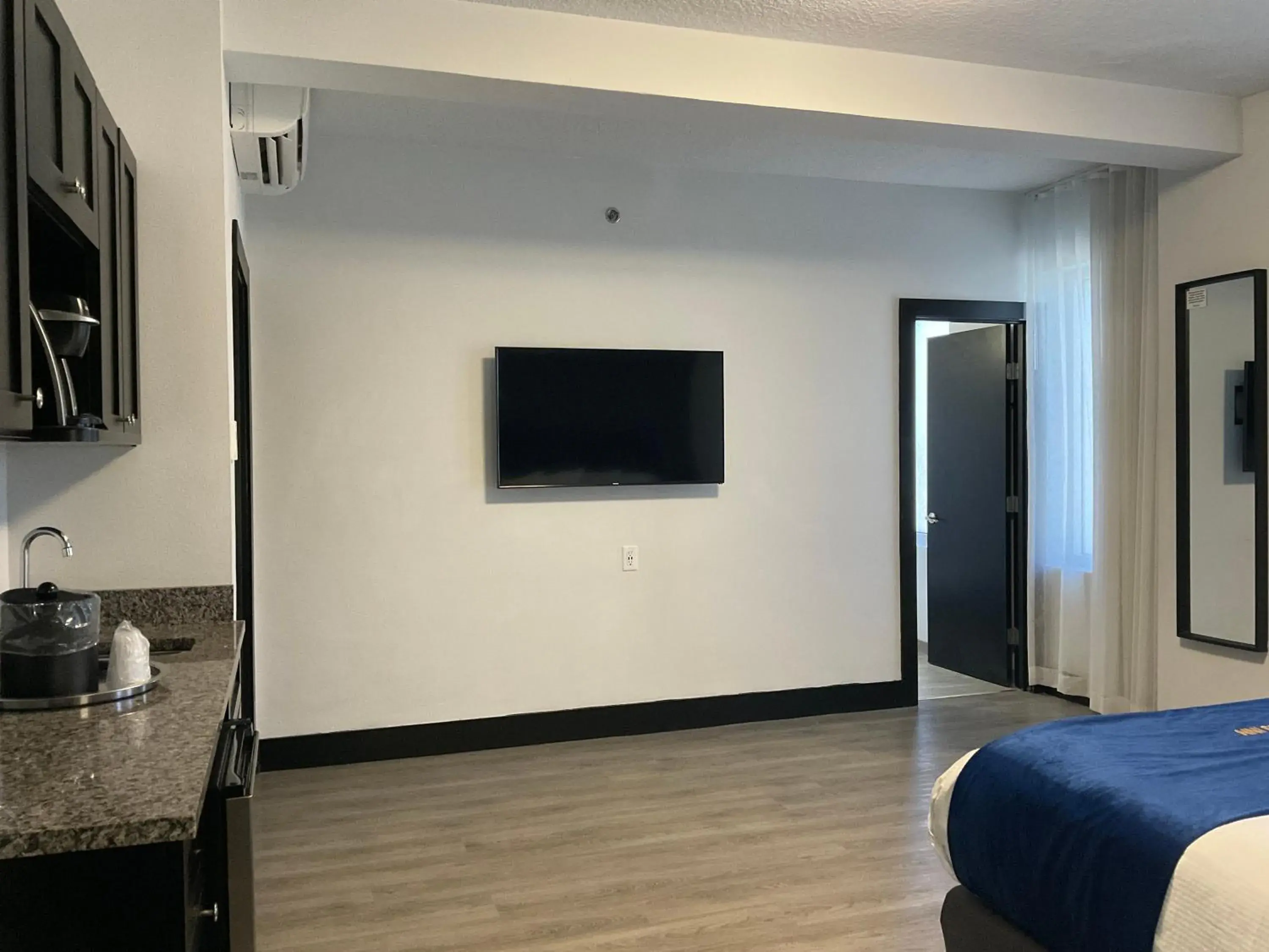 Bed in The Streamline Hotel - Daytona Beach Bed in The Streamline Hotel - Daytona Beach