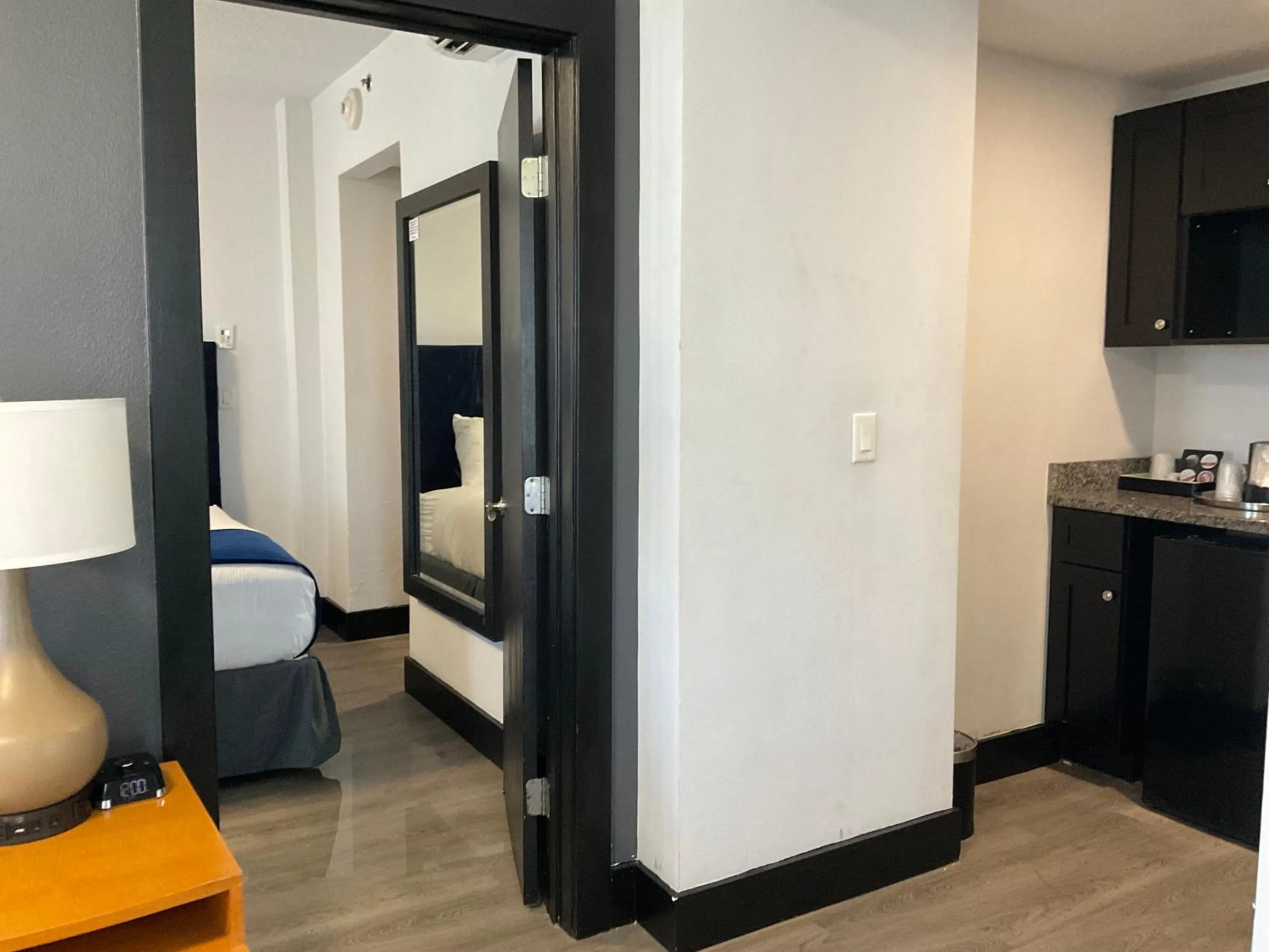 Bed in The Streamline Hotel - Daytona Beach