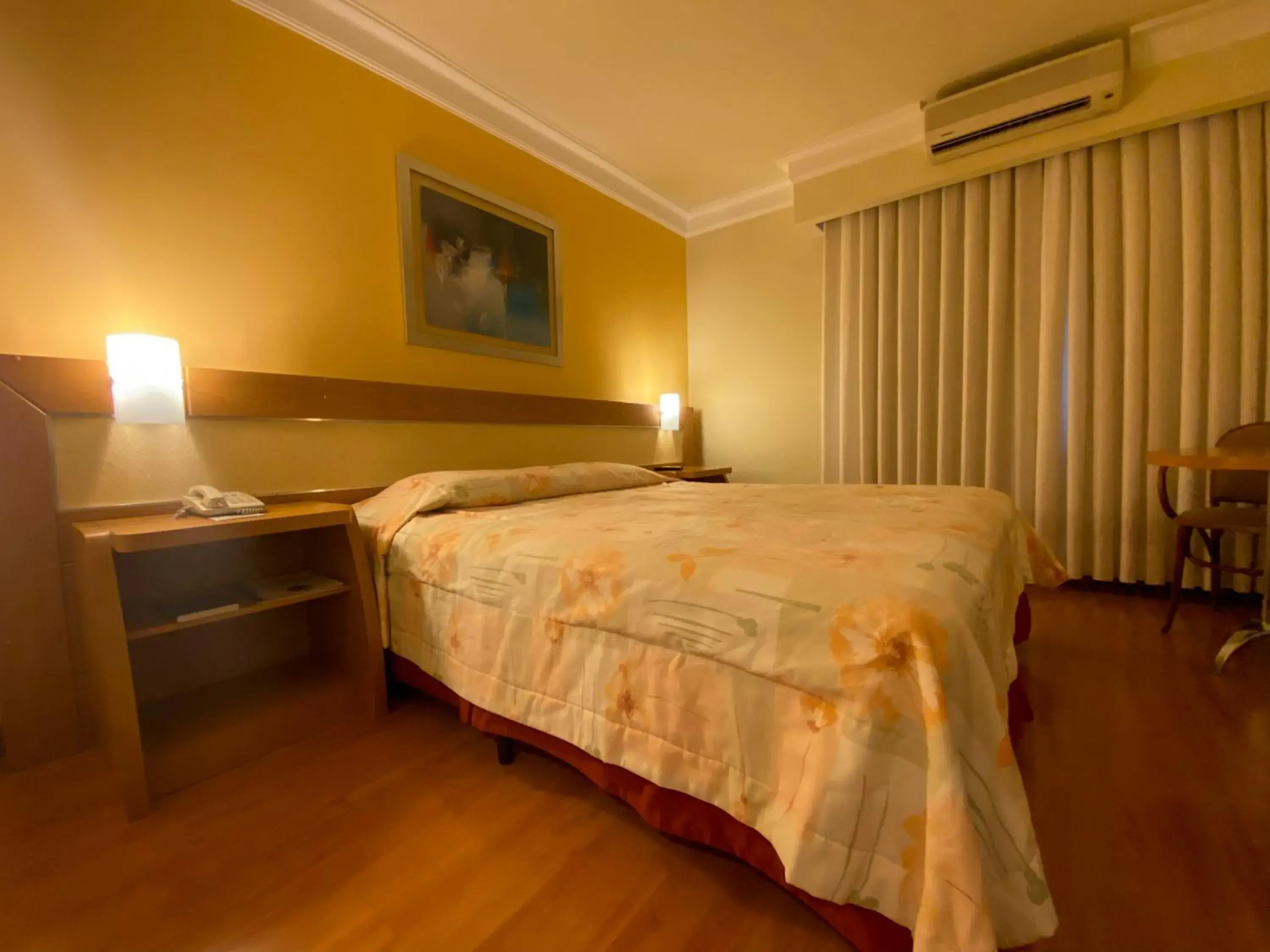 Standard Queen Room in Itatiaia Hotel Passo Fundo Standard Queen Room in Itatiaia Hotel Passo Fundo