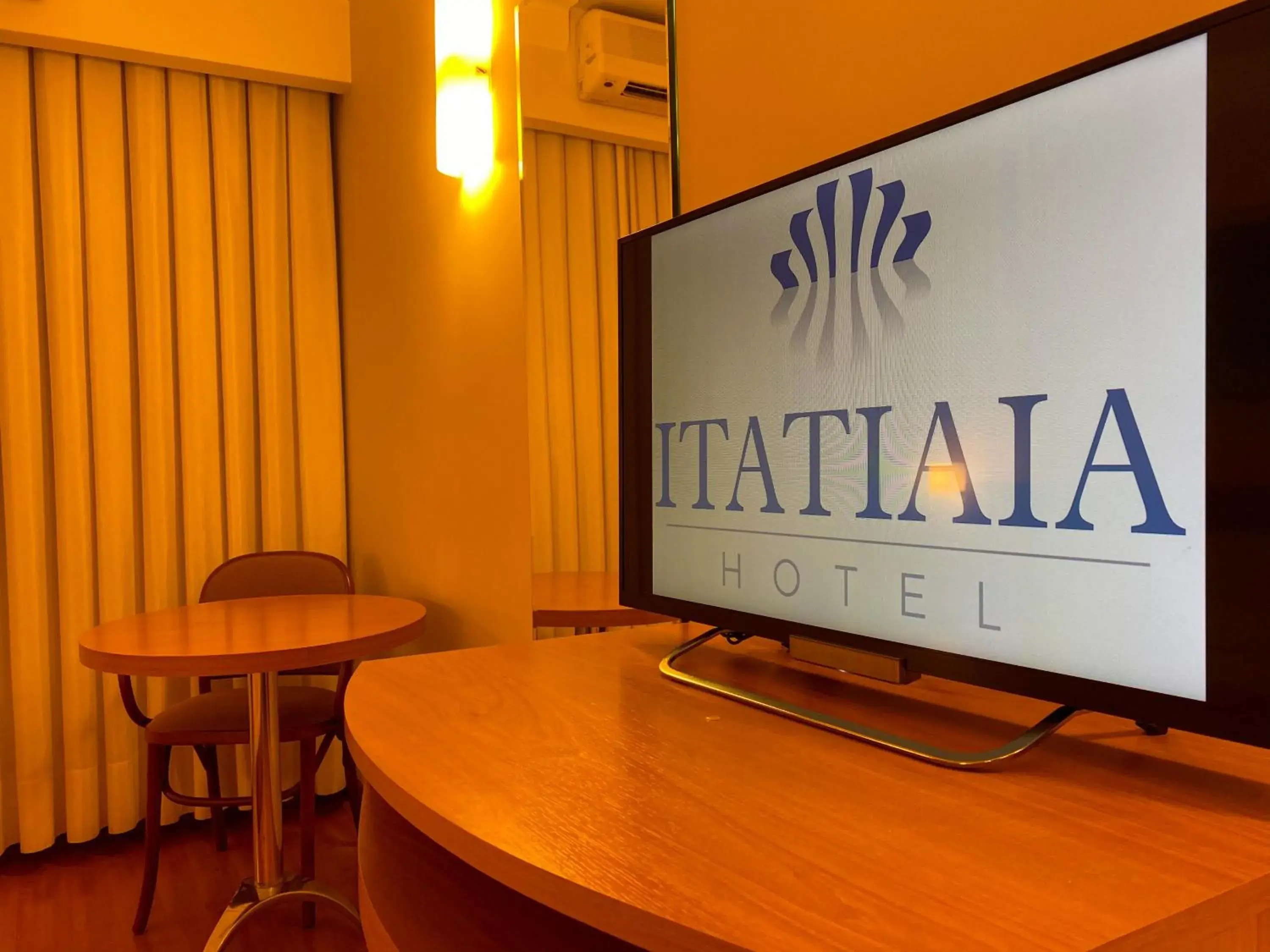 Standard Queen Room in Itatiaia Hotel Passo Fundo Standard Queen Room in Itatiaia Hotel Passo Fundo