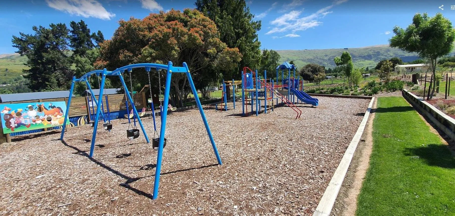 Children play ground in Roxburgh Clutha Gold TOP 10 Holiday Park