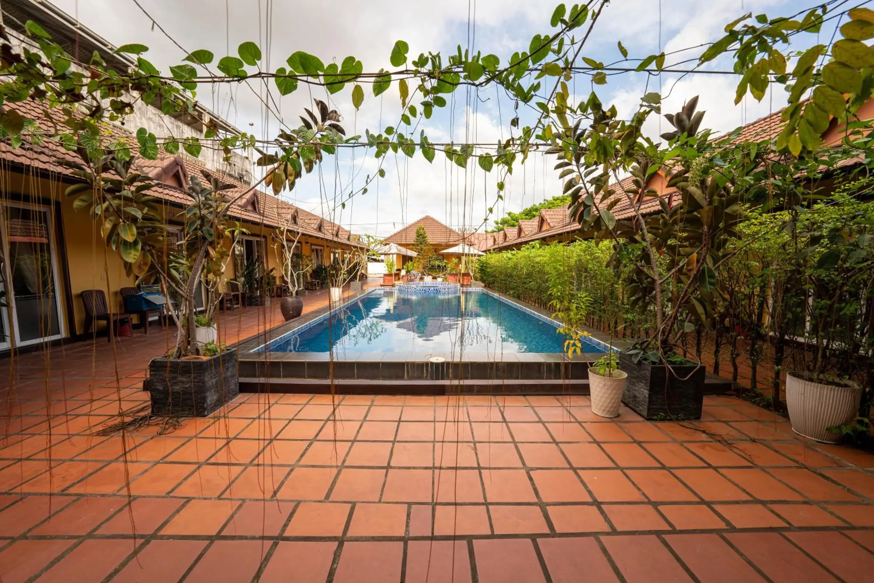 Swimming pool in Hello Kampot Resort Swimming pool in Hello Kampot Resort