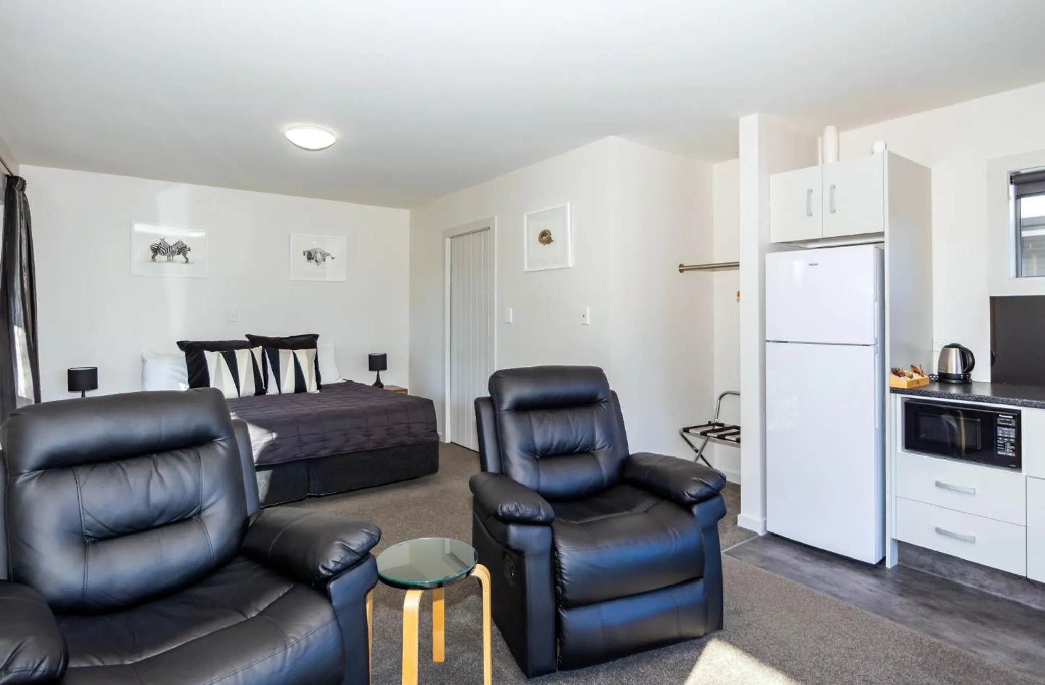 Living room in Black on Grey