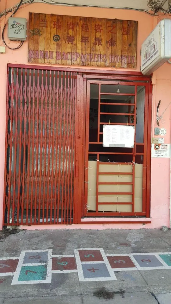 Facade/entrance in Ranau Backpackers Hostel