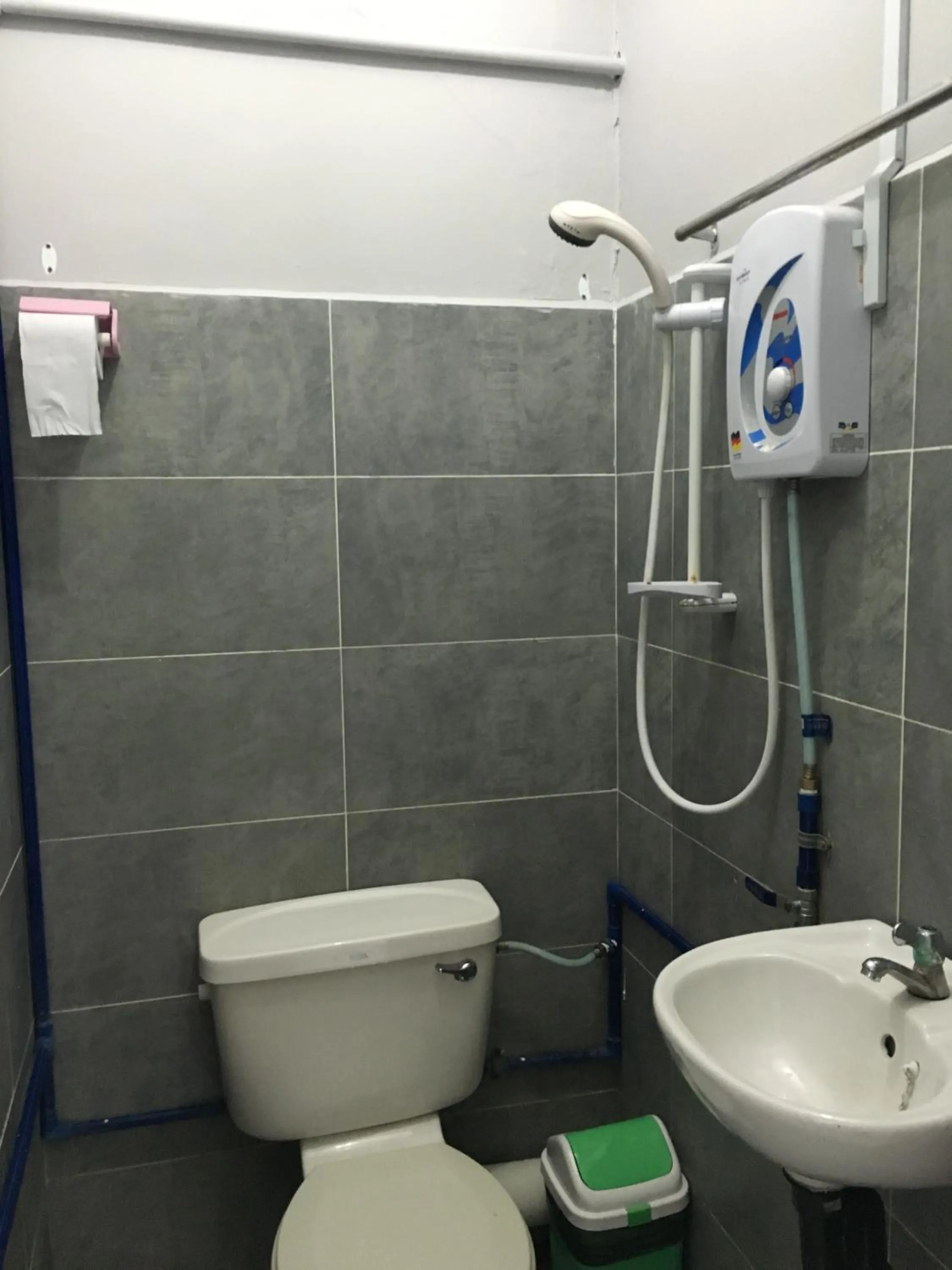 Shower in Ranau Backpackers Hostel