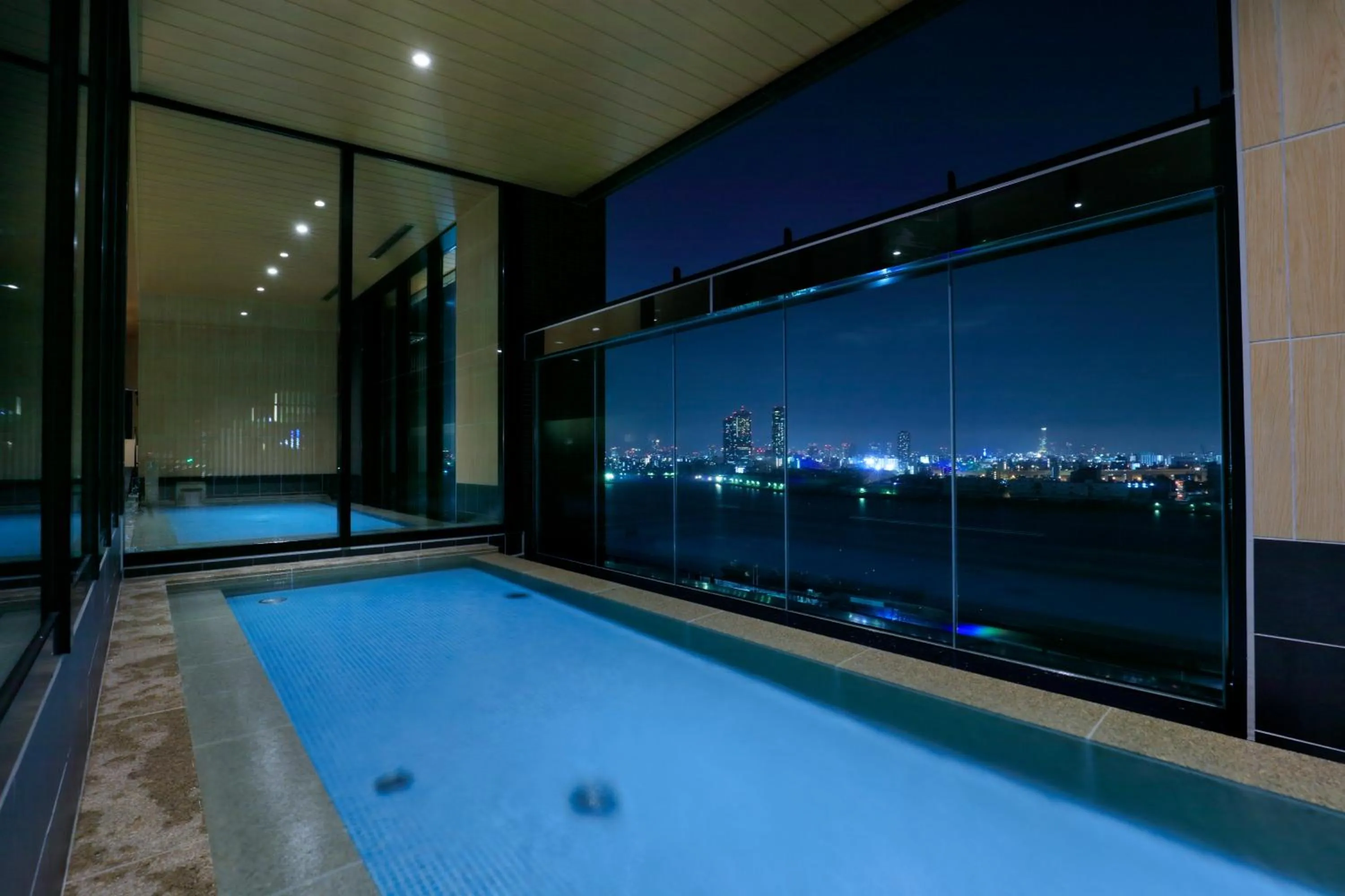 Open Air Bath in THE SINGULARI HOTEL & SKYSPA at UNIVERSAL STUDIOS JAPAN