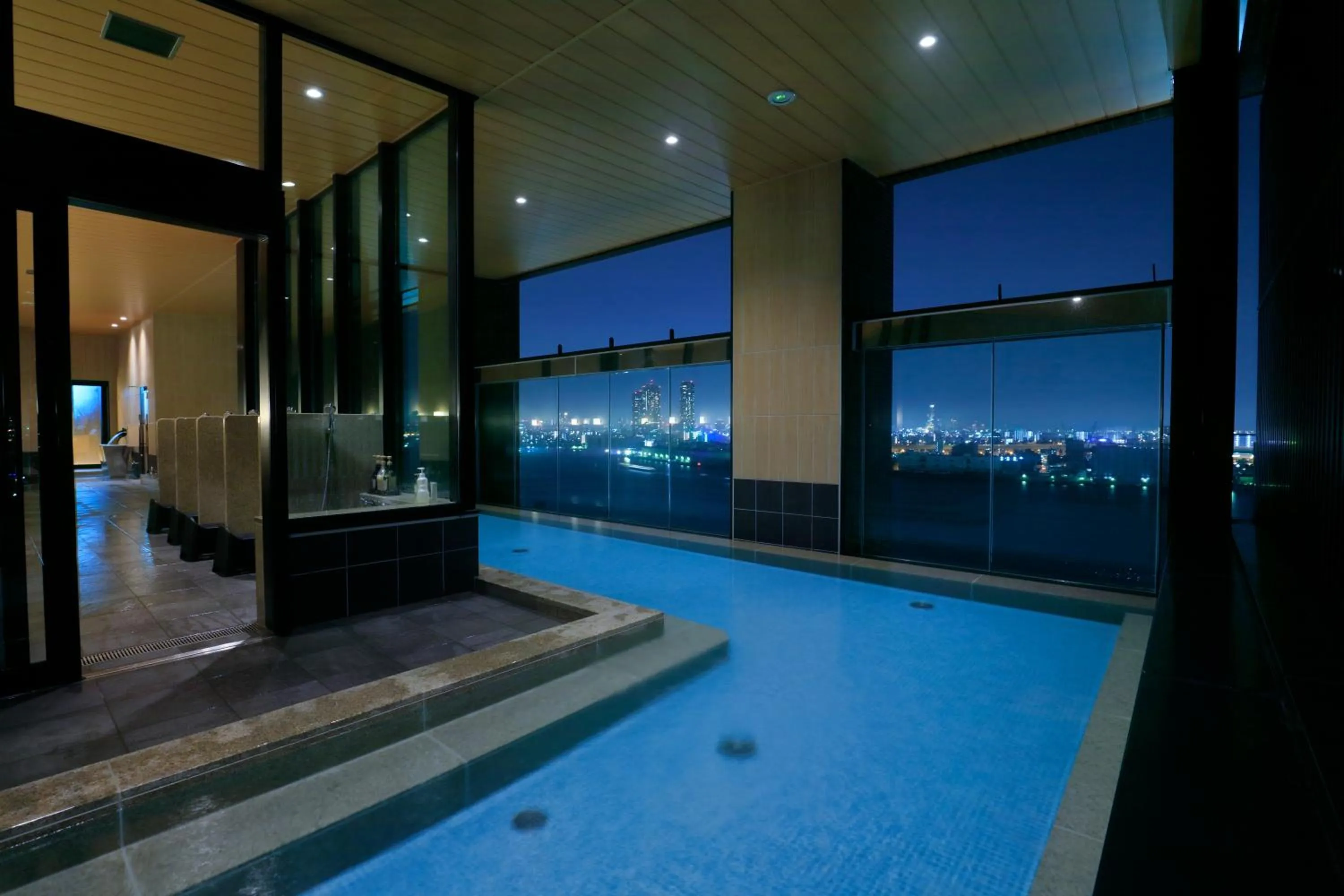 Open Air Bath in THE SINGULARI HOTEL & SKYSPA at UNIVERSAL STUDIOS JAPAN