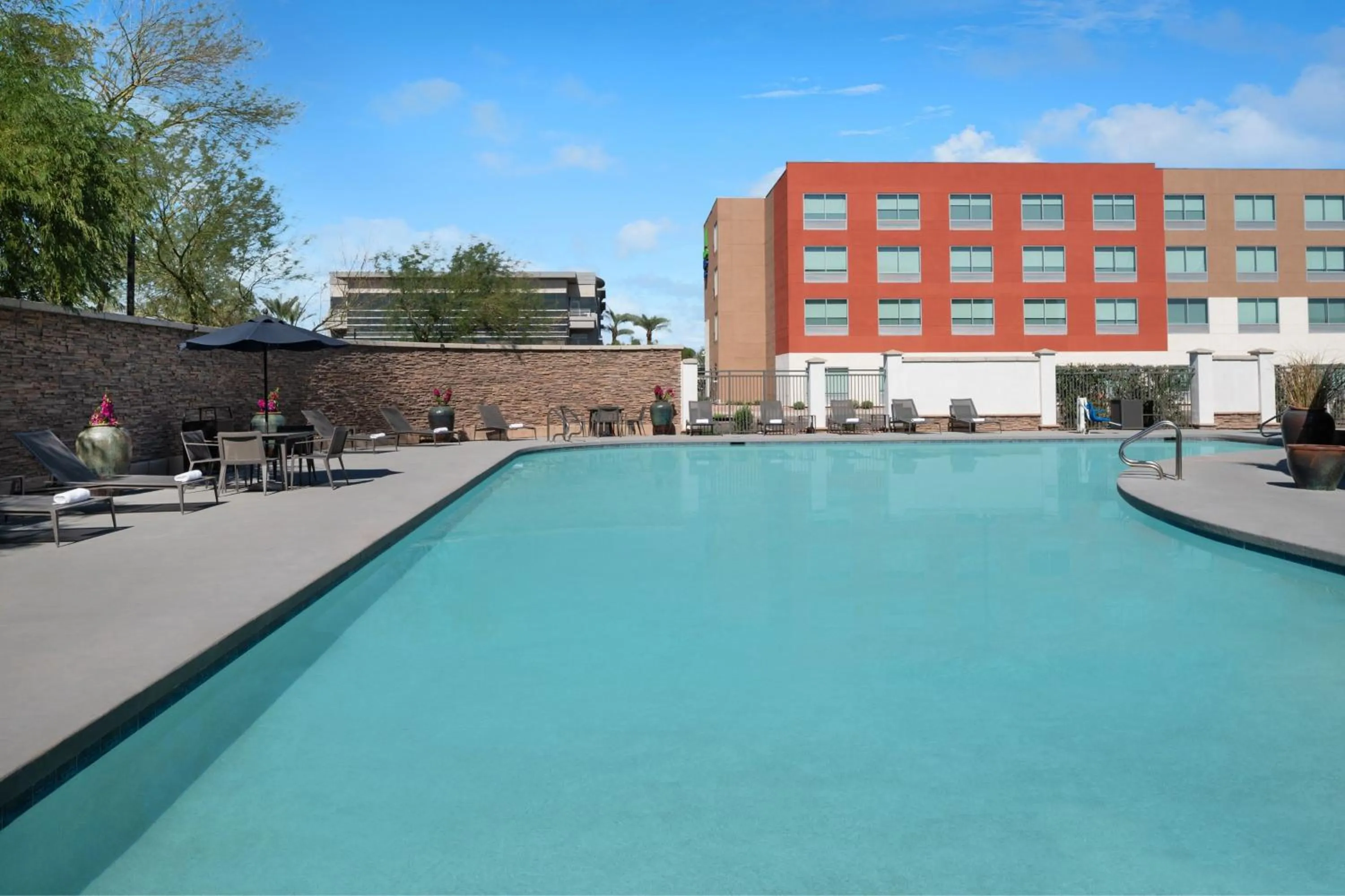 Swimming pool in Courtyard by Marriott Phoenix West/Avondale