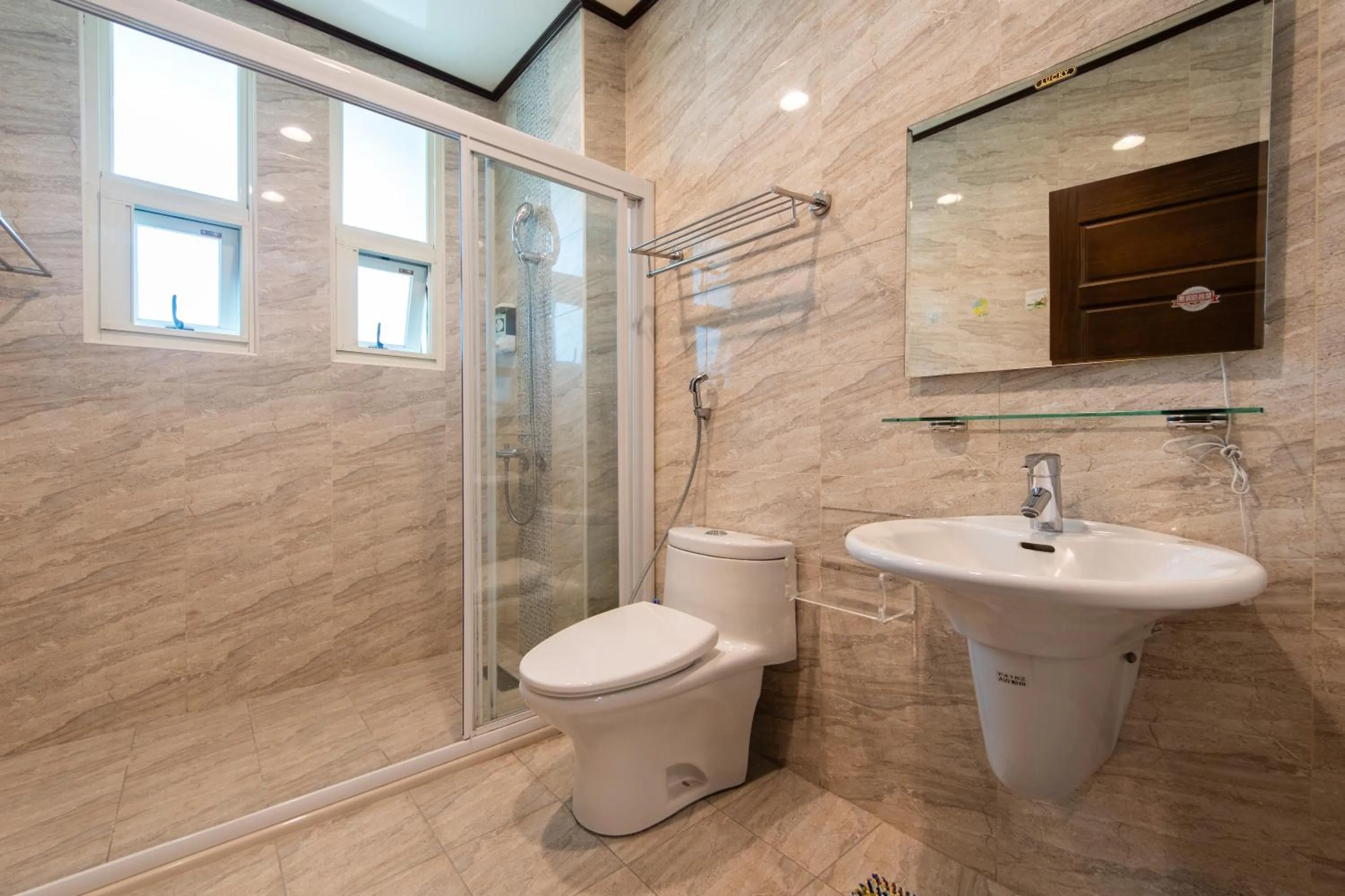Shower in Tu Wei 192 Homestay