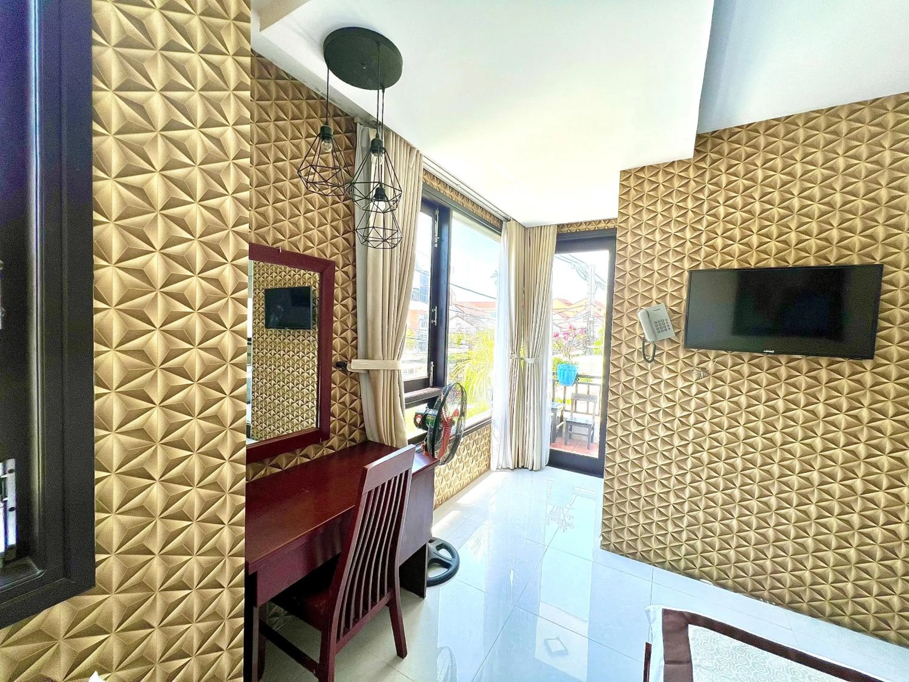 TV and multimedia in Ngo House Villa